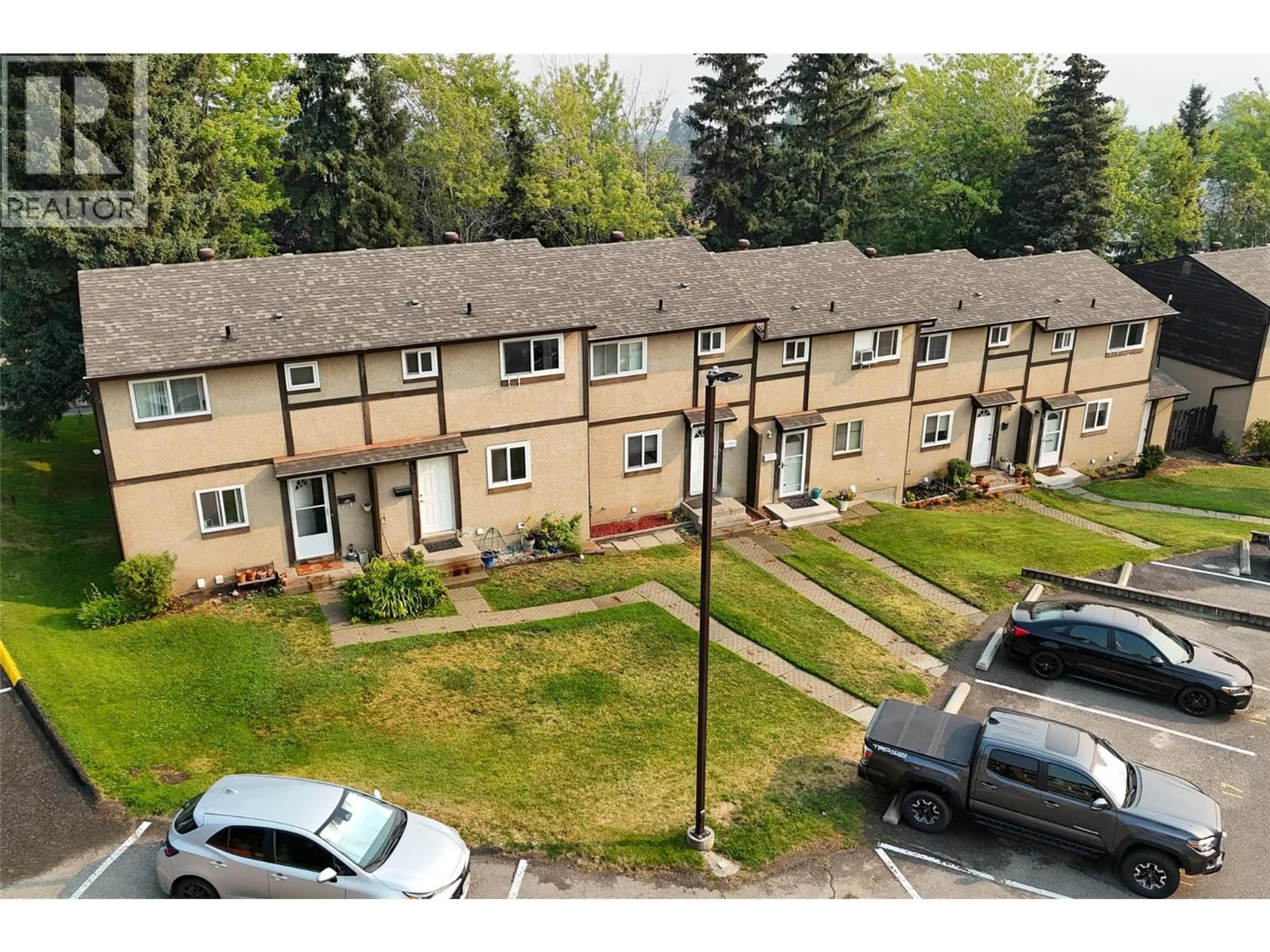 A pic from outside/outdoor area/front of a property/back of a property/a pic from drone, unknown for 17 - 1605 SUMMIT DRIVE, Kamloops British Columbia V2E2A5