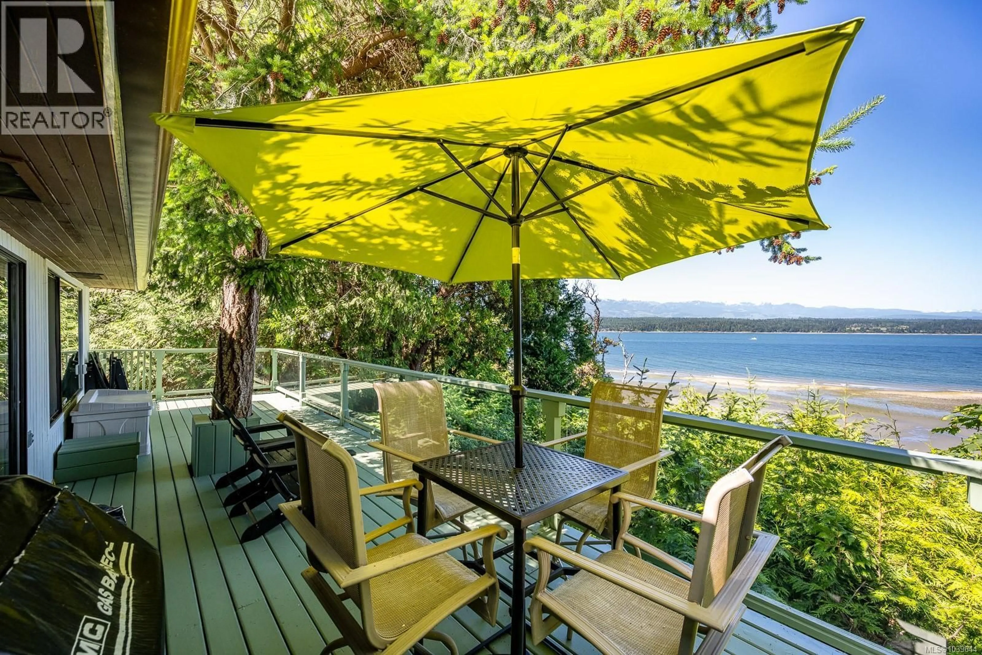 Patio, water/lake/river/ocean view for 3845 SHINGLE SPIT ROAD, Hornby Island British Columbia V0R1Z0