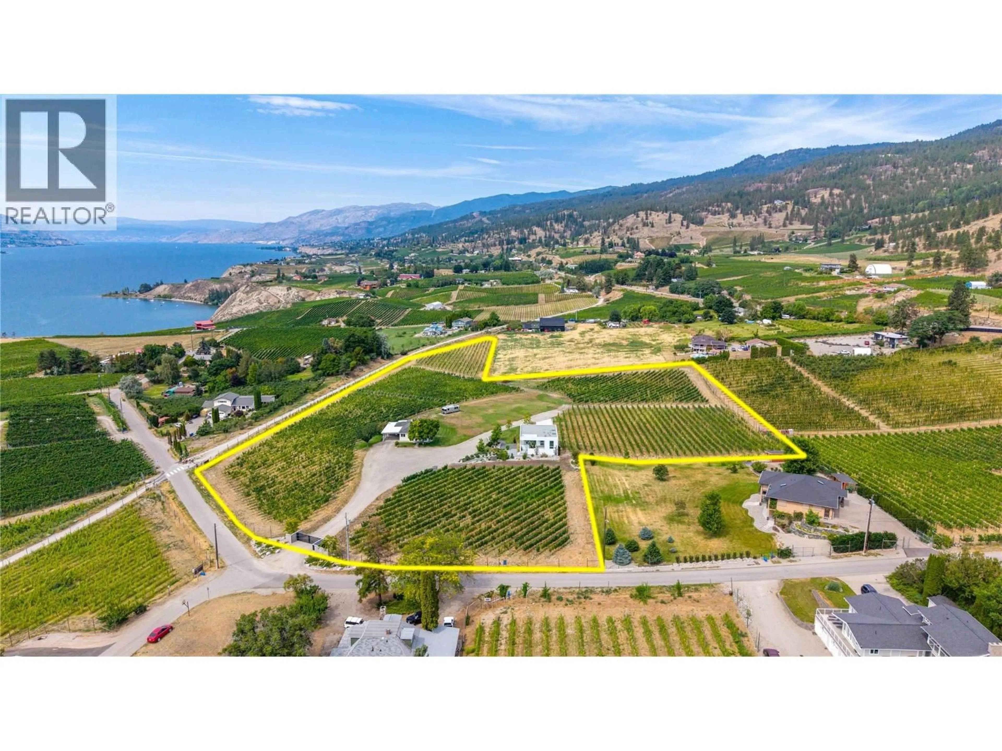 A pic from outside/outdoor area/front of a property/back of a property/a pic from drone, unknown for 1243 EVANS AVENUE, Penticton British Columbia V2A8R7