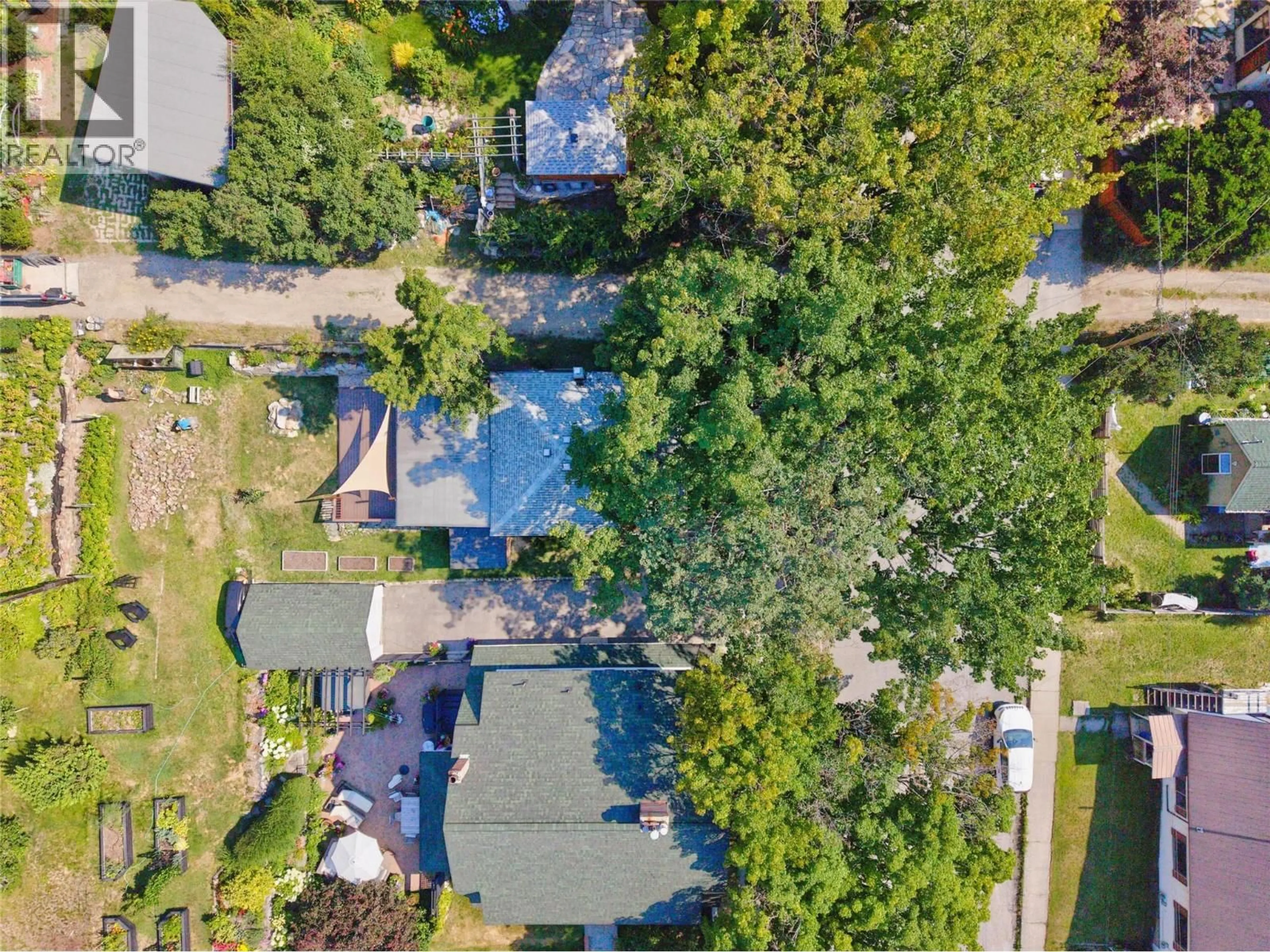 A pic from outside/outdoor area/front of a property/back of a property/a pic from drone, street for 1011 HALL STREET, Nelson British Columbia V1L1Z8