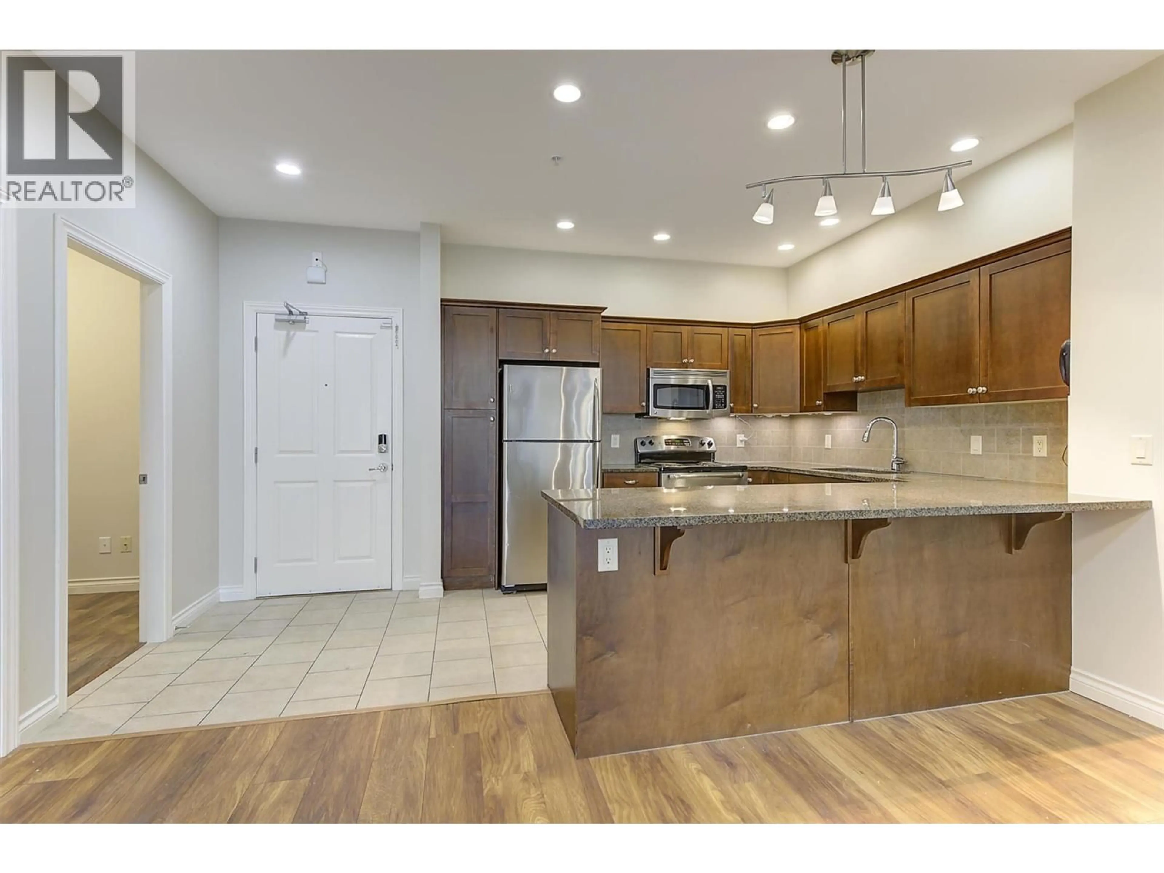 Open concept kitchen, ceramic/tile floor for 4205 - 3842 OLD OKANAGAN HIGHWAY, West Kelowna British Columbia V4T3G7