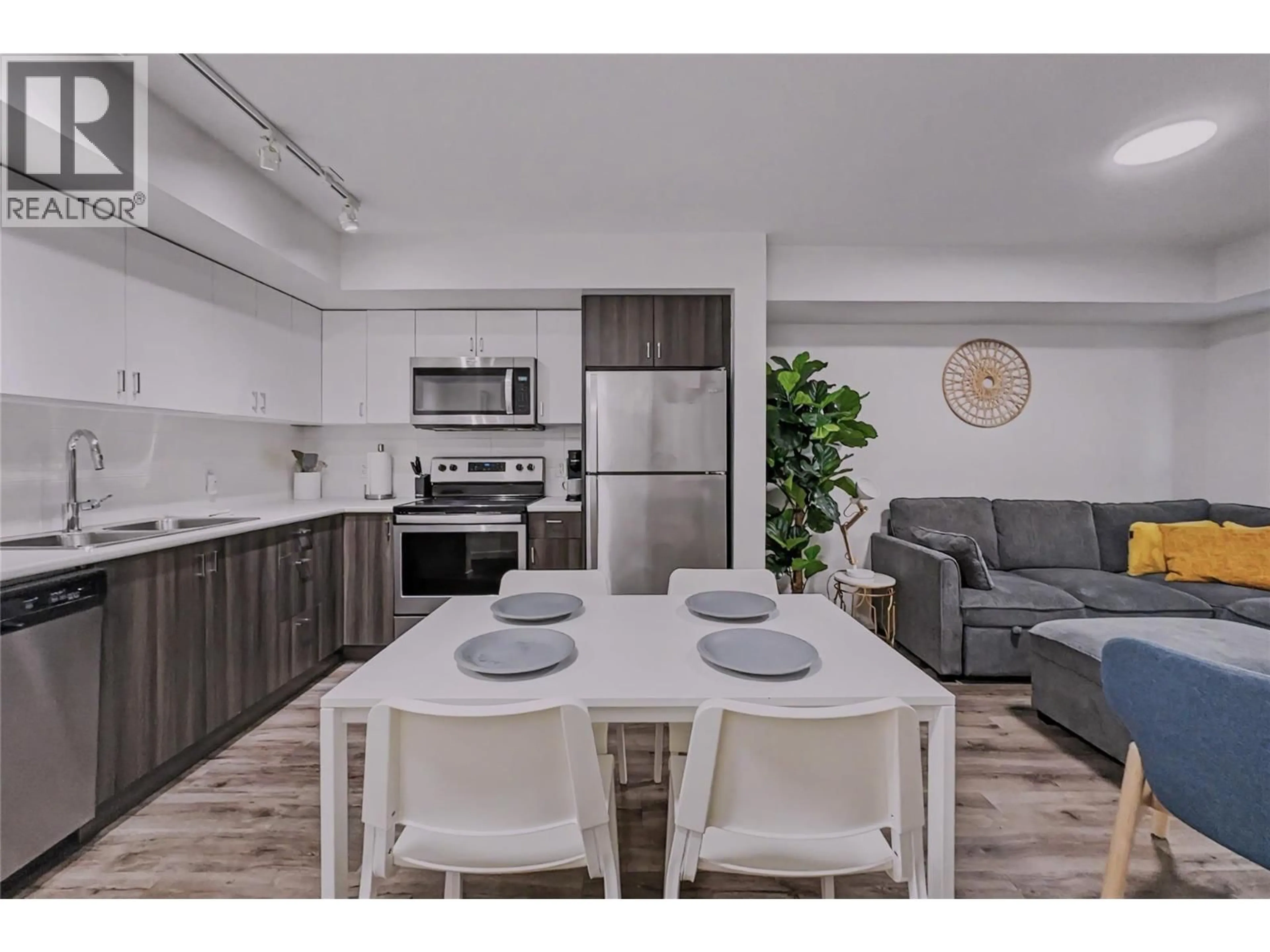 Open concept kitchen, unknown for 115 - 725 ACADEMY WAY, Kelowna British Columbia V1V3E4