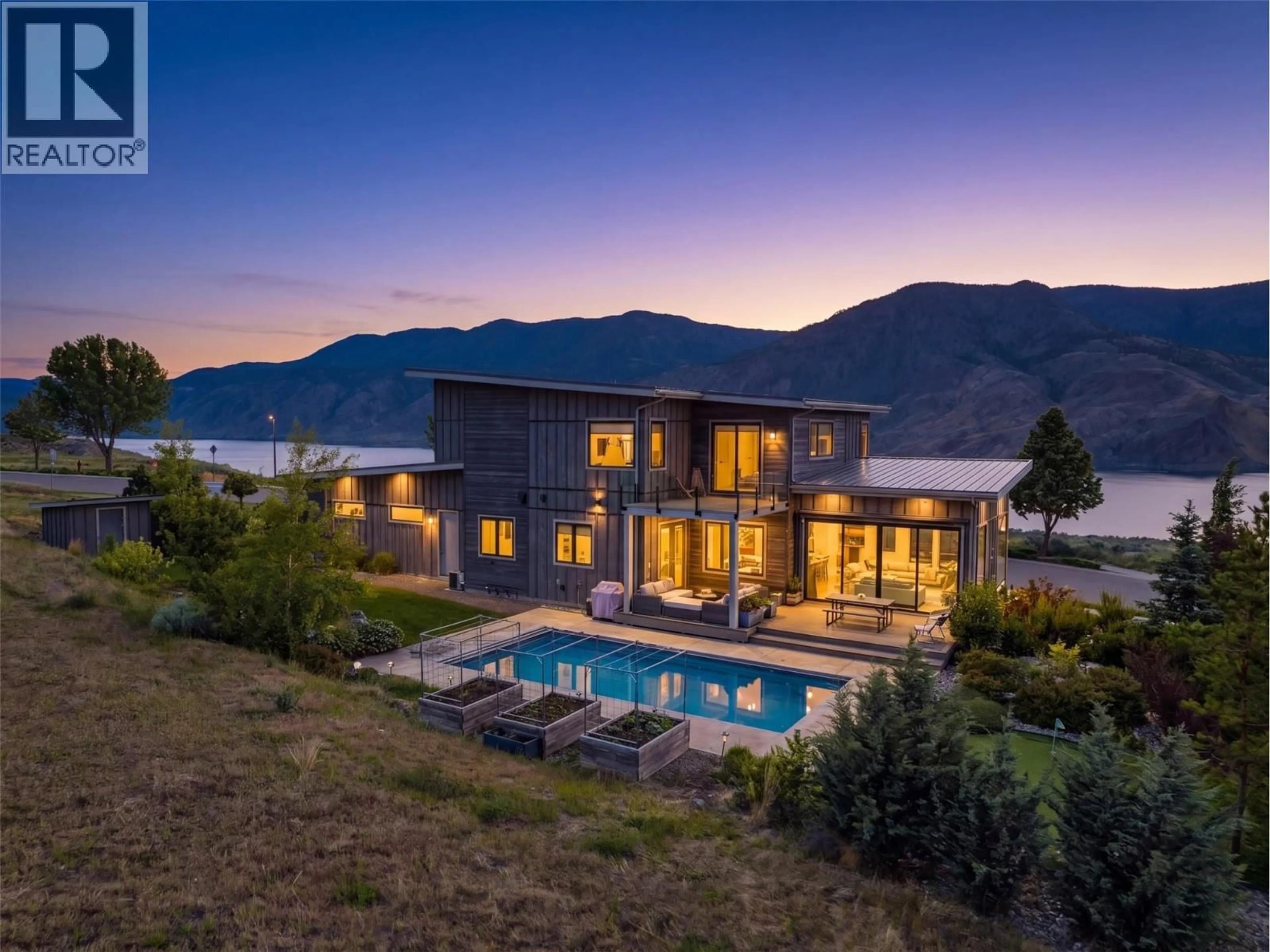 A pic from outside/outdoor area/front of a property/back of a property/a pic from drone, water/lake/river/ocean view for 316 HOLLOWAY DRIVE, Kamloops British Columbia V1S0E3