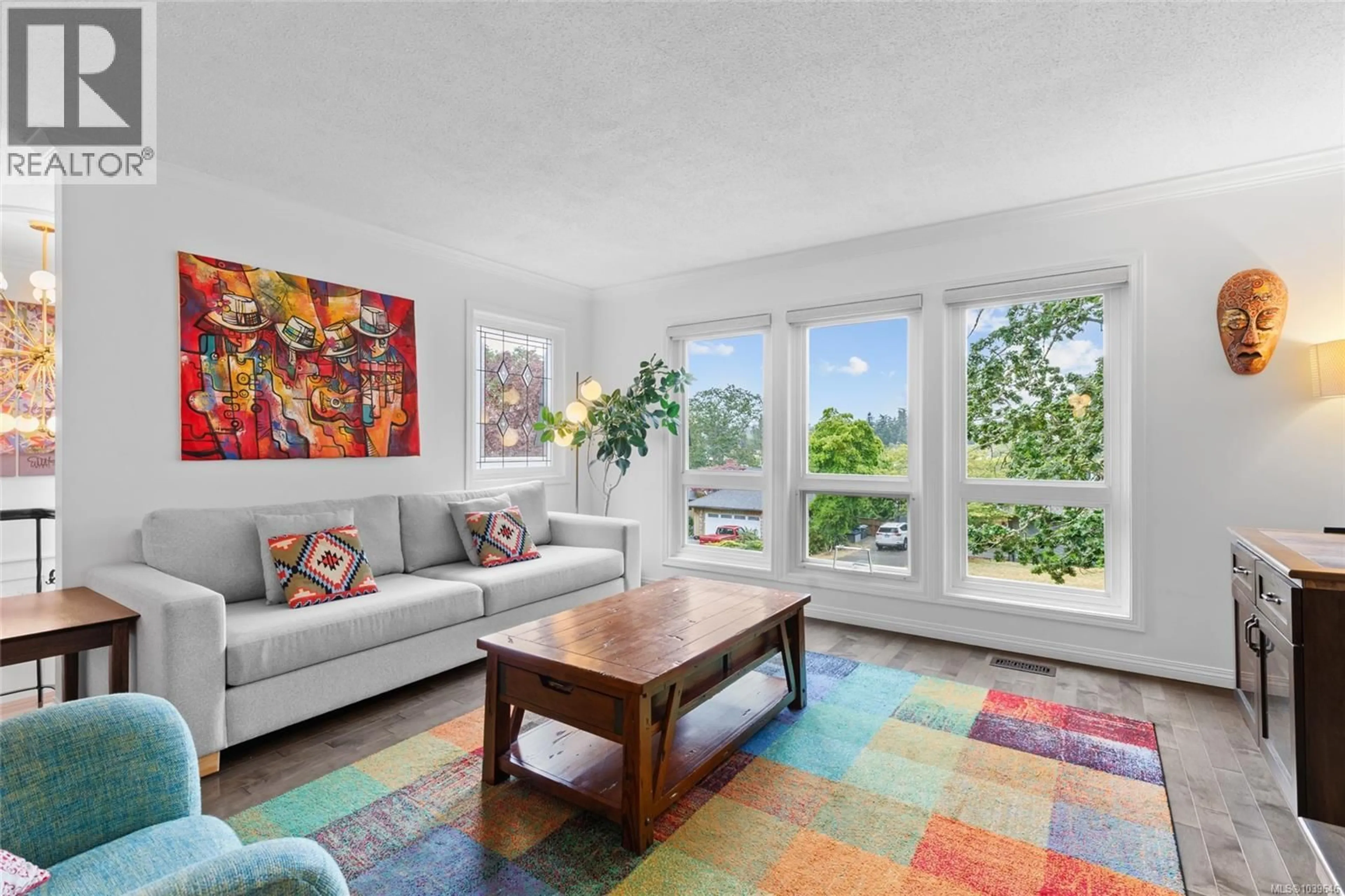 Living room with furniture, unknown for 1644 BARKSDALE DRIVE, Saanich British Columbia V8N4Z8