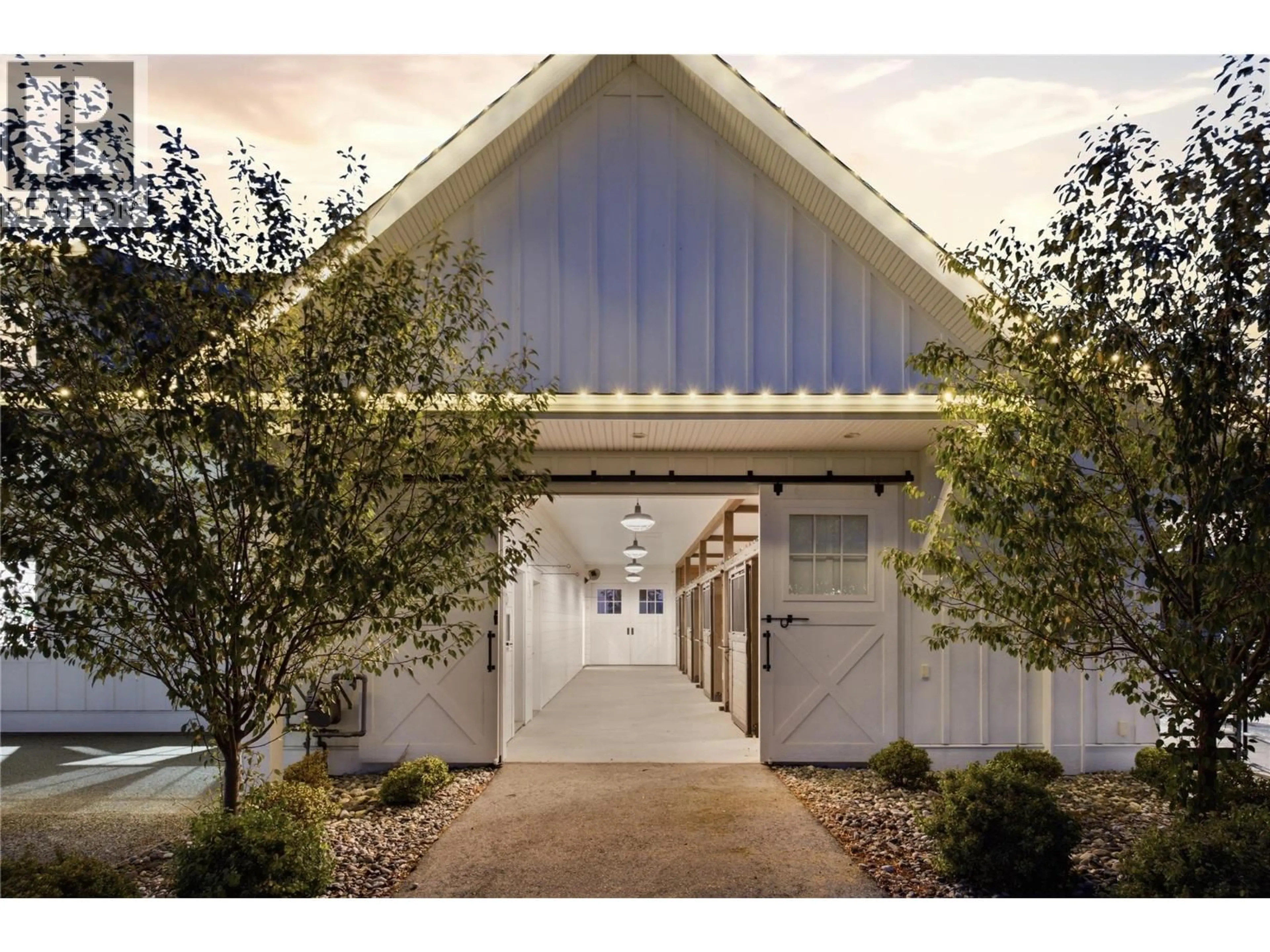 Indoor entryway for 4588 SALLOWS ROAD, Kelowna British Columbia V1W4C2