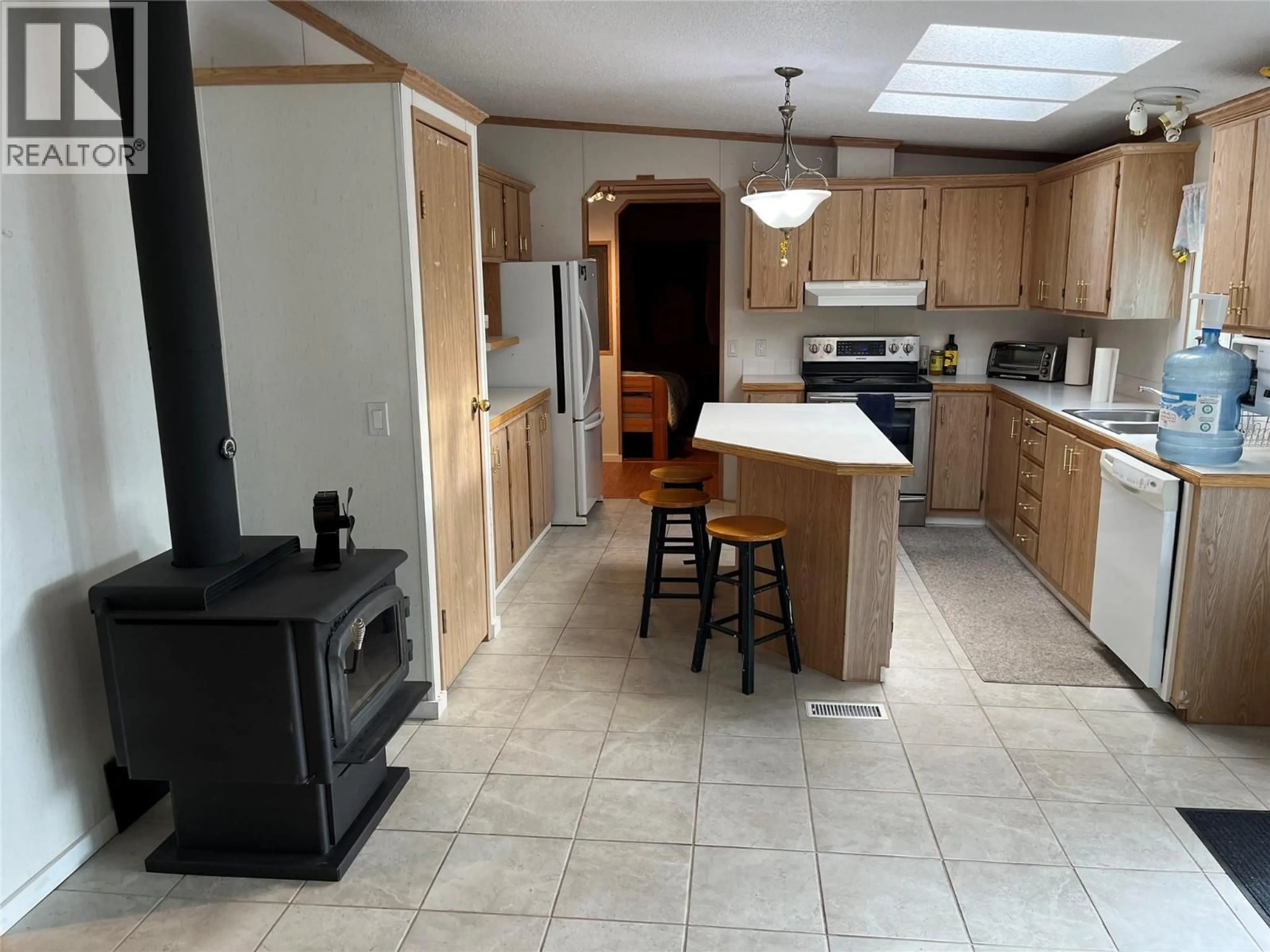 Open concept kitchen, ceramic/tile floor for 1985 WARREN ROAD, Pritchard British Columbia V0E2P0