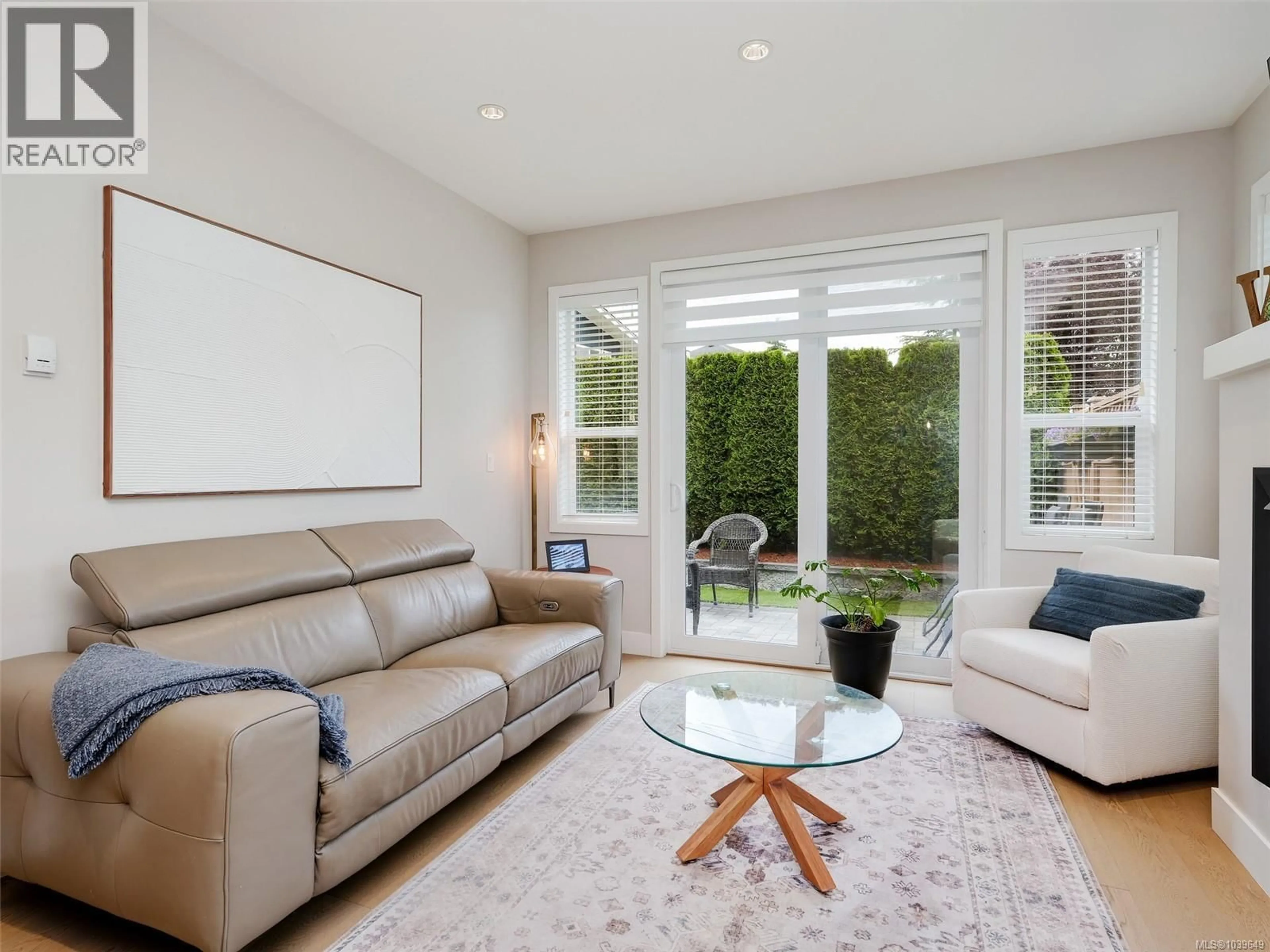 Living room with furniture, unknown for 8 - 10490 RESTHAVEN DRIVE, Sidney British Columbia V8L3H7