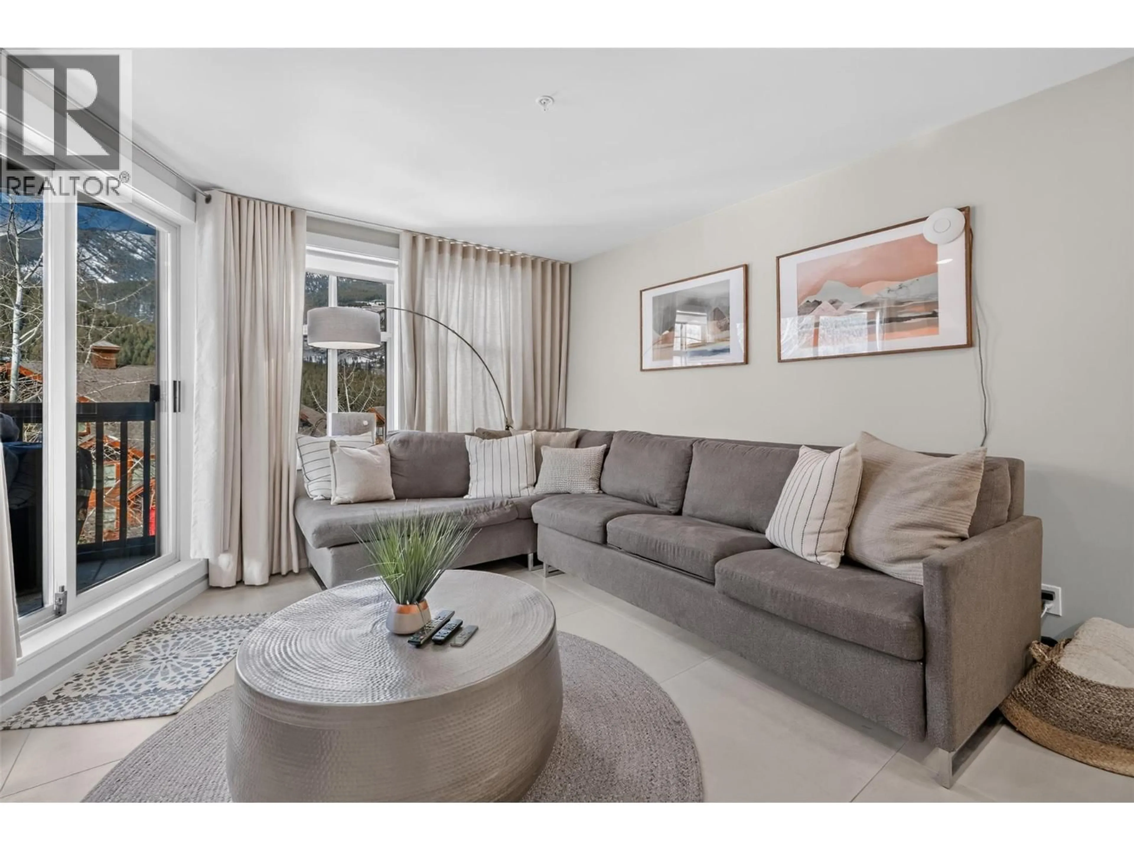 Living room with furniture, unknown for 202 - 2050 SUMMIT DRIVE, Panorama British Columbia V0A1T0