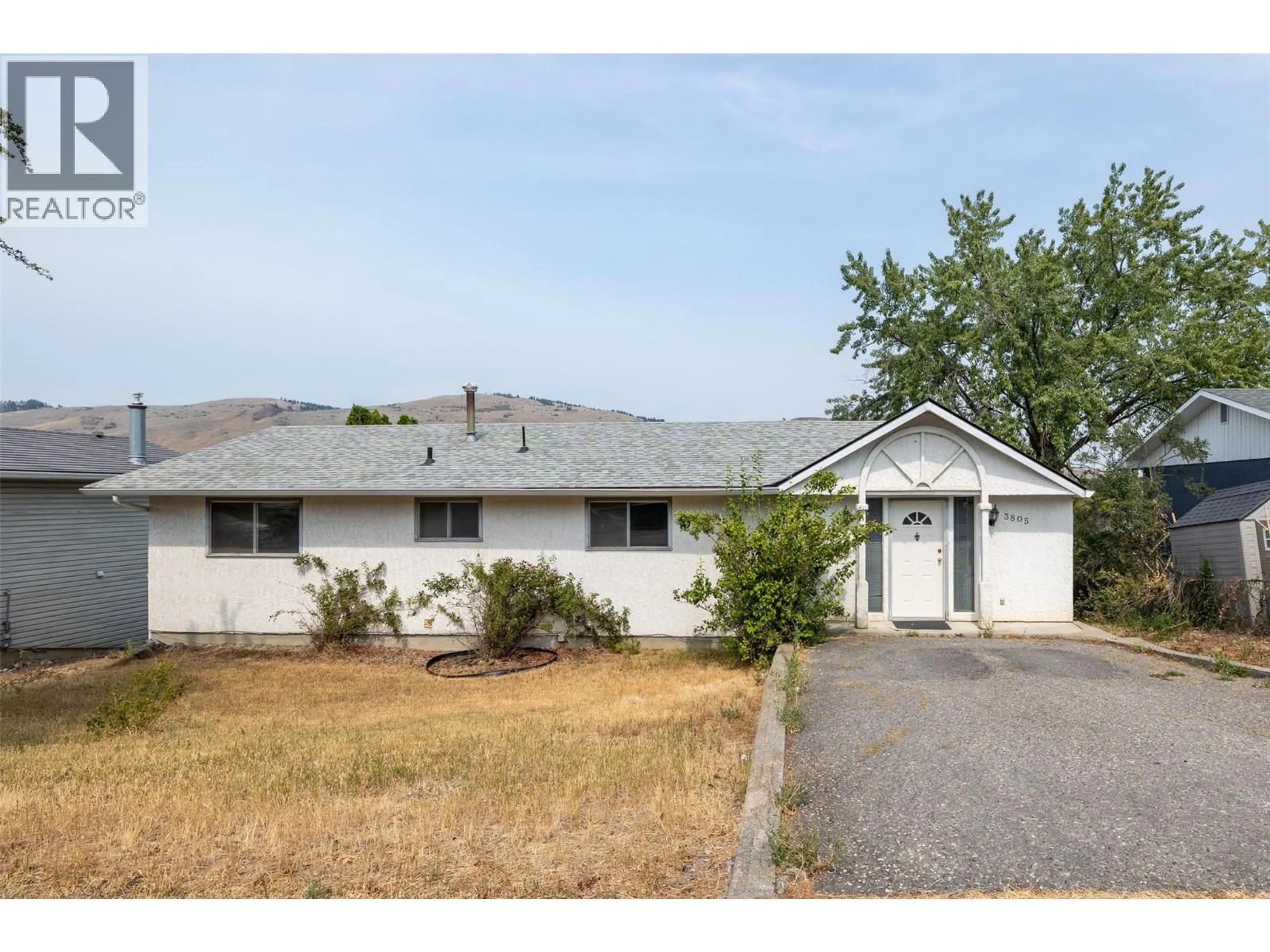 A pic from outside/outdoor area/front of a property/back of a property/a pic from drone, unknown for 3805 22 AVENUE, Vernon British Columbia V1T1H7