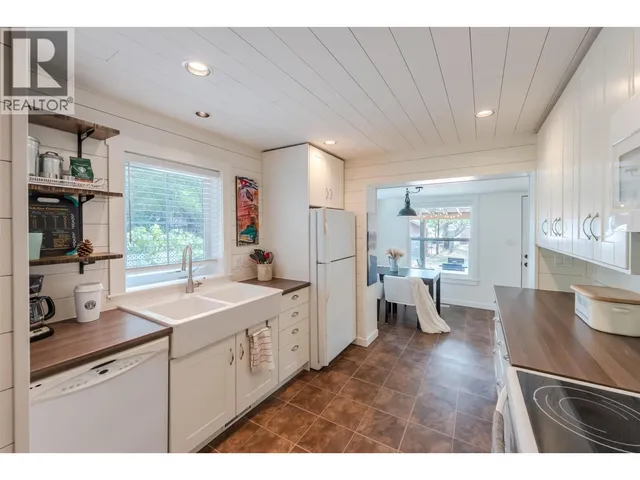 9705 SARGEANT STREET, Summerland 2