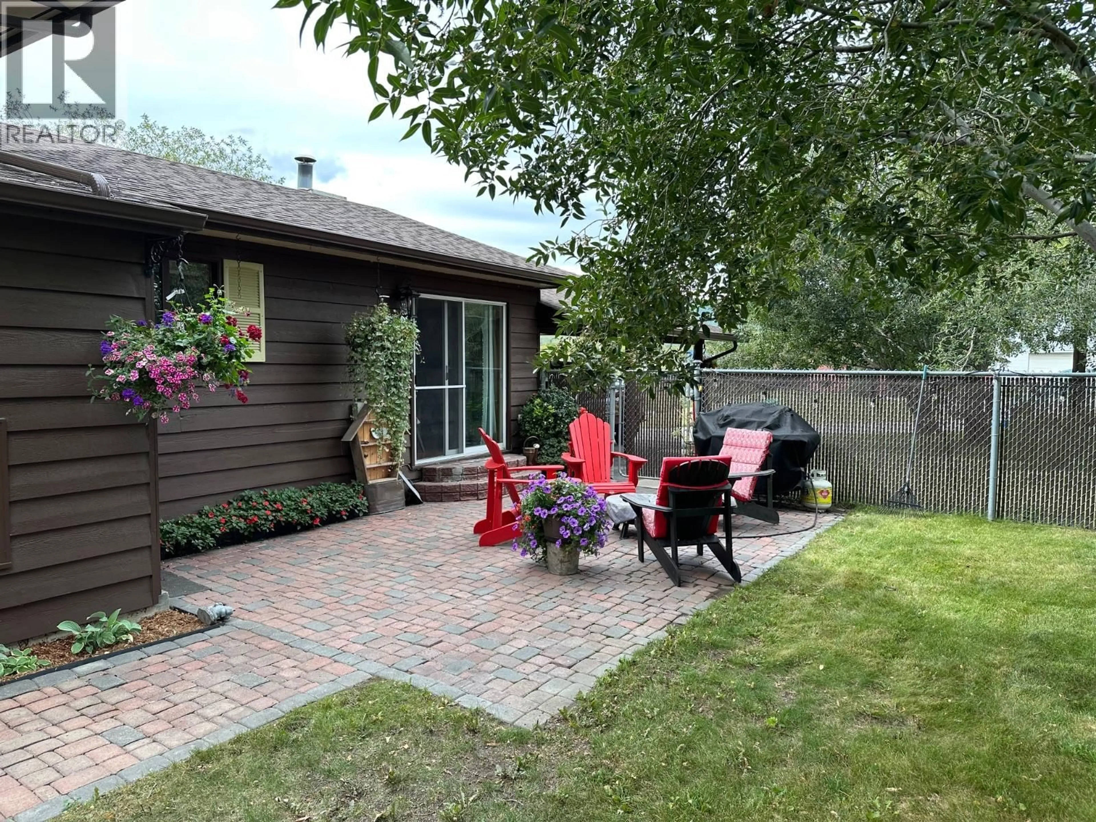 Patio, street for 5128 44 PLACE NORTHEAST, Chetwynd British Columbia V0C1J0