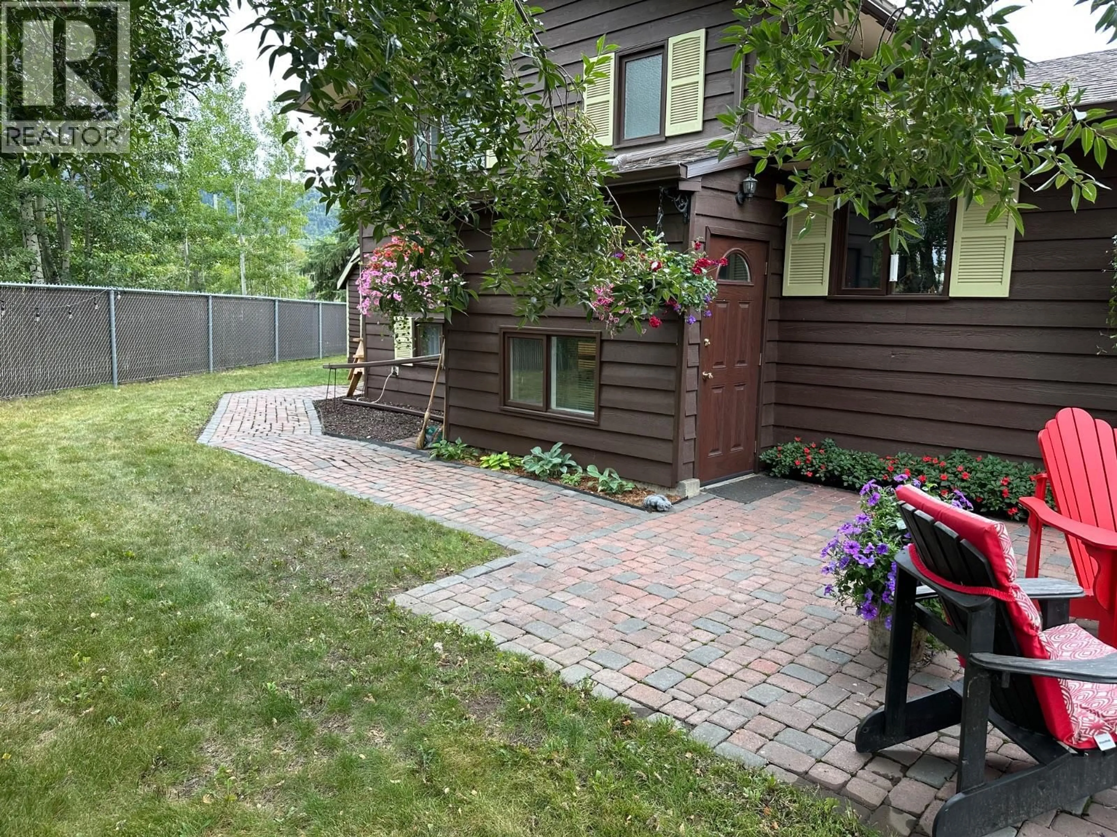 Patio, street for 5128 44 PLACE NORTHEAST, Chetwynd British Columbia V0C1J0
