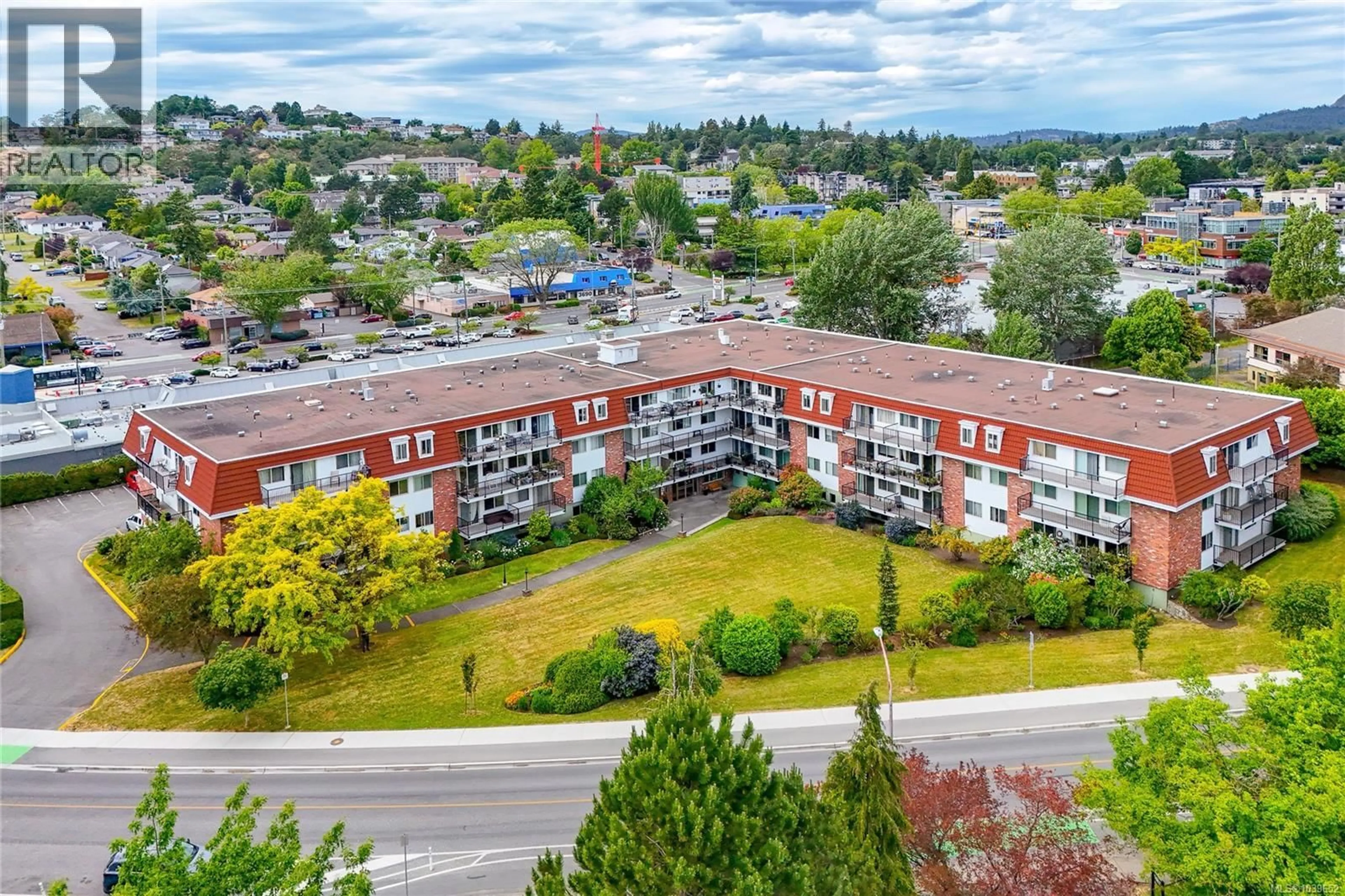 A pic from outside/outdoor area/front of a property/back of a property/a pic from drone, mountain view for 110 - 1680 POPLAR AVENUE, Saanich British Columbia V8P4K7