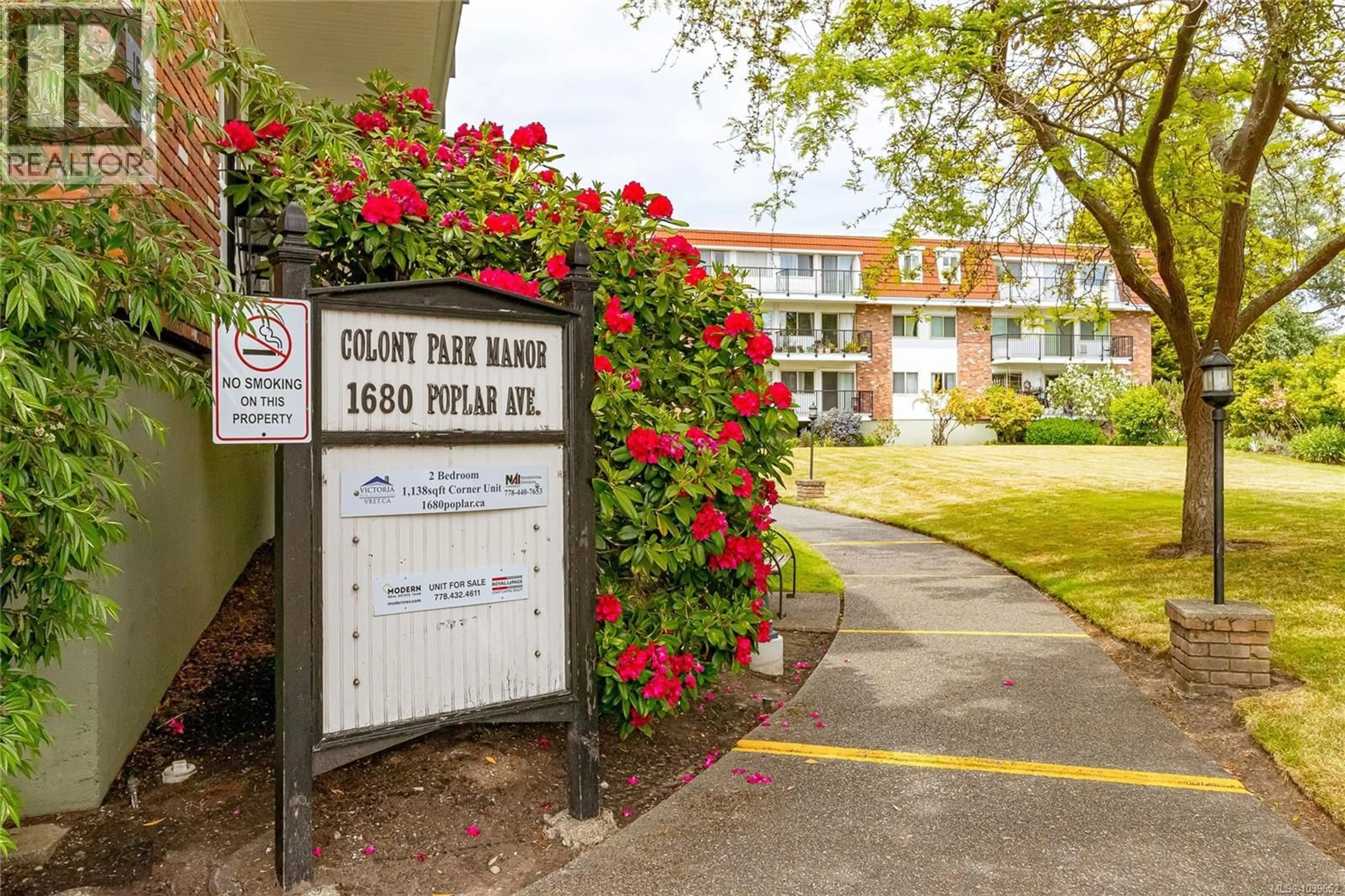 Unknown for 110 - 1680 POPLAR AVENUE, Saanich British Columbia V8P4K7