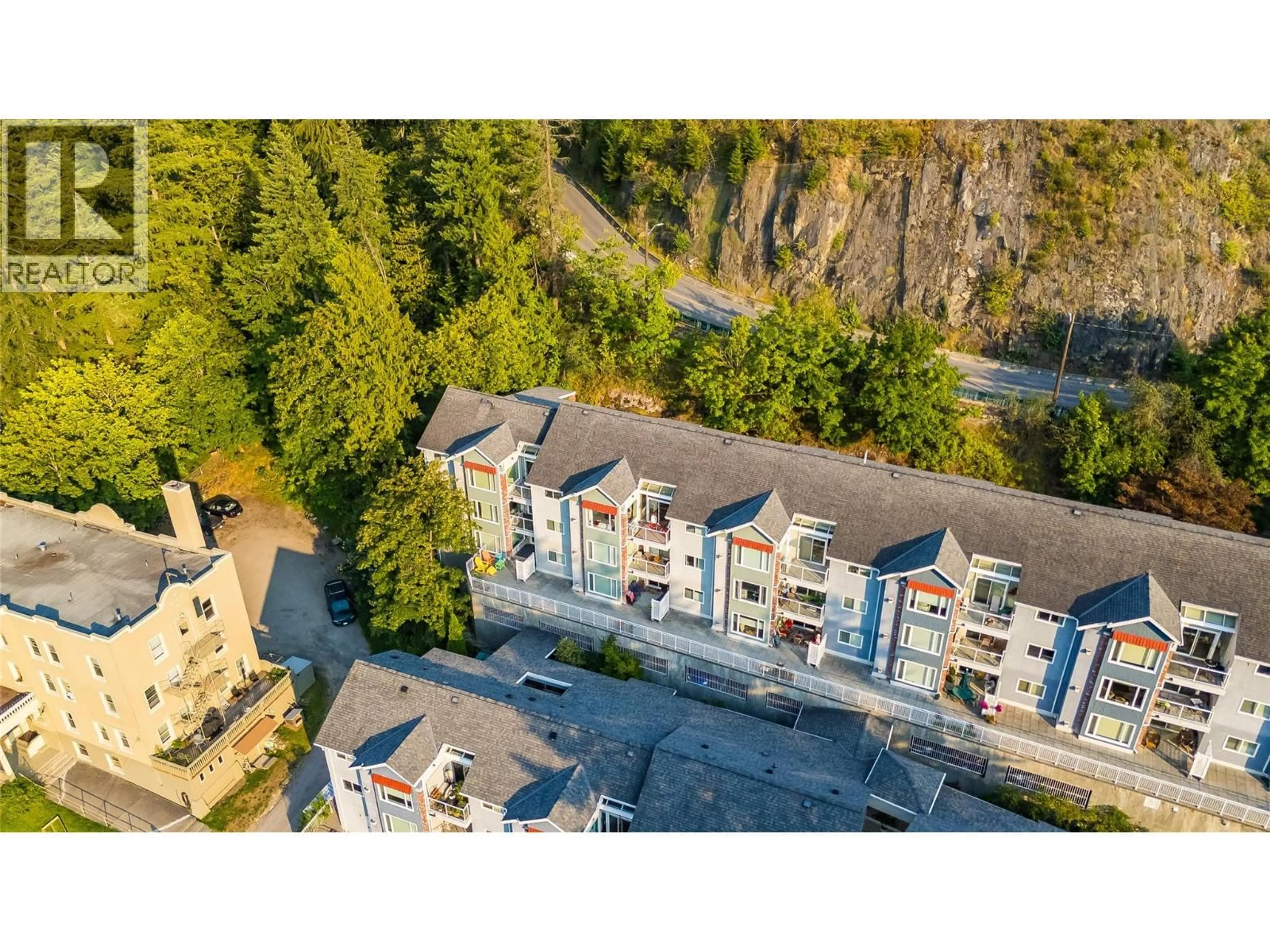 A pic from outside/outdoor area/front of a property/back of a property/a pic from drone, unknown for 307 - 38 HIGH STREET, Nelson British Columbia V1L6E7