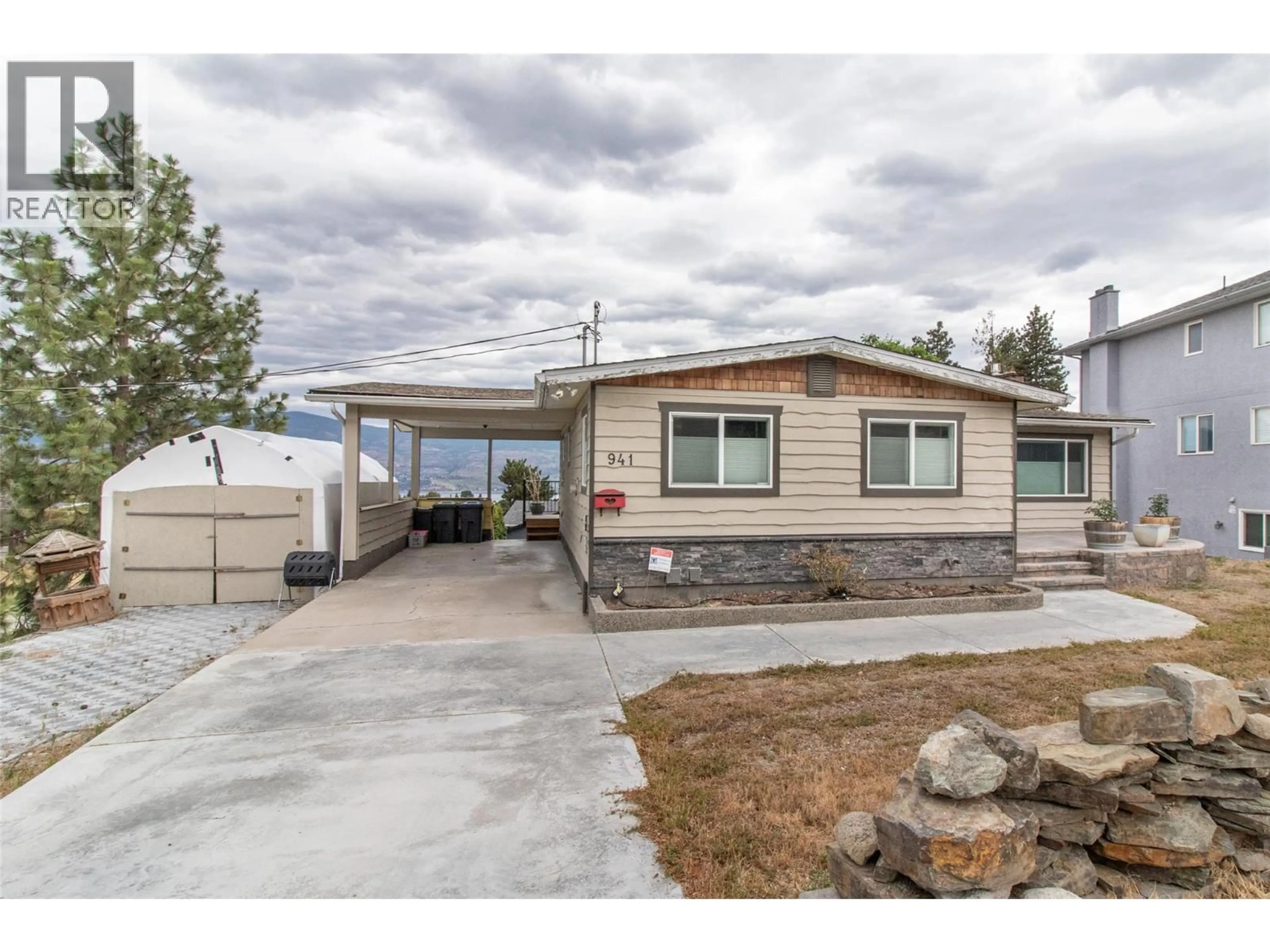 Home with vinyl exterior material, unknown for 941 ANDERS ROAD, West Kelowna British Columbia V1Z1K4