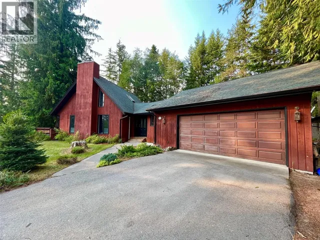 225 6TH STREET, Nakusp 2