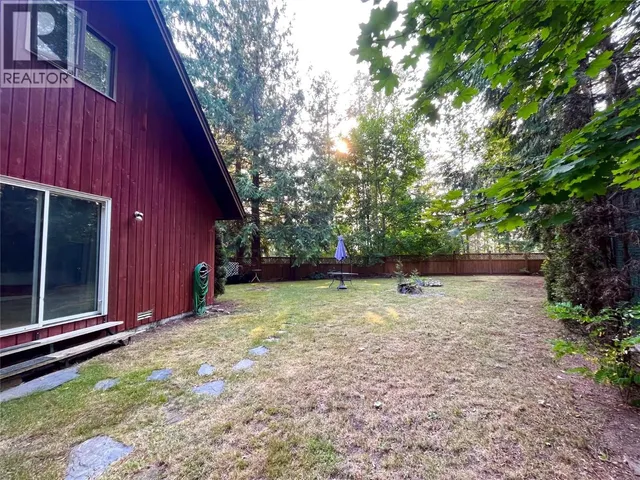 225 6TH STREET, Nakusp 5