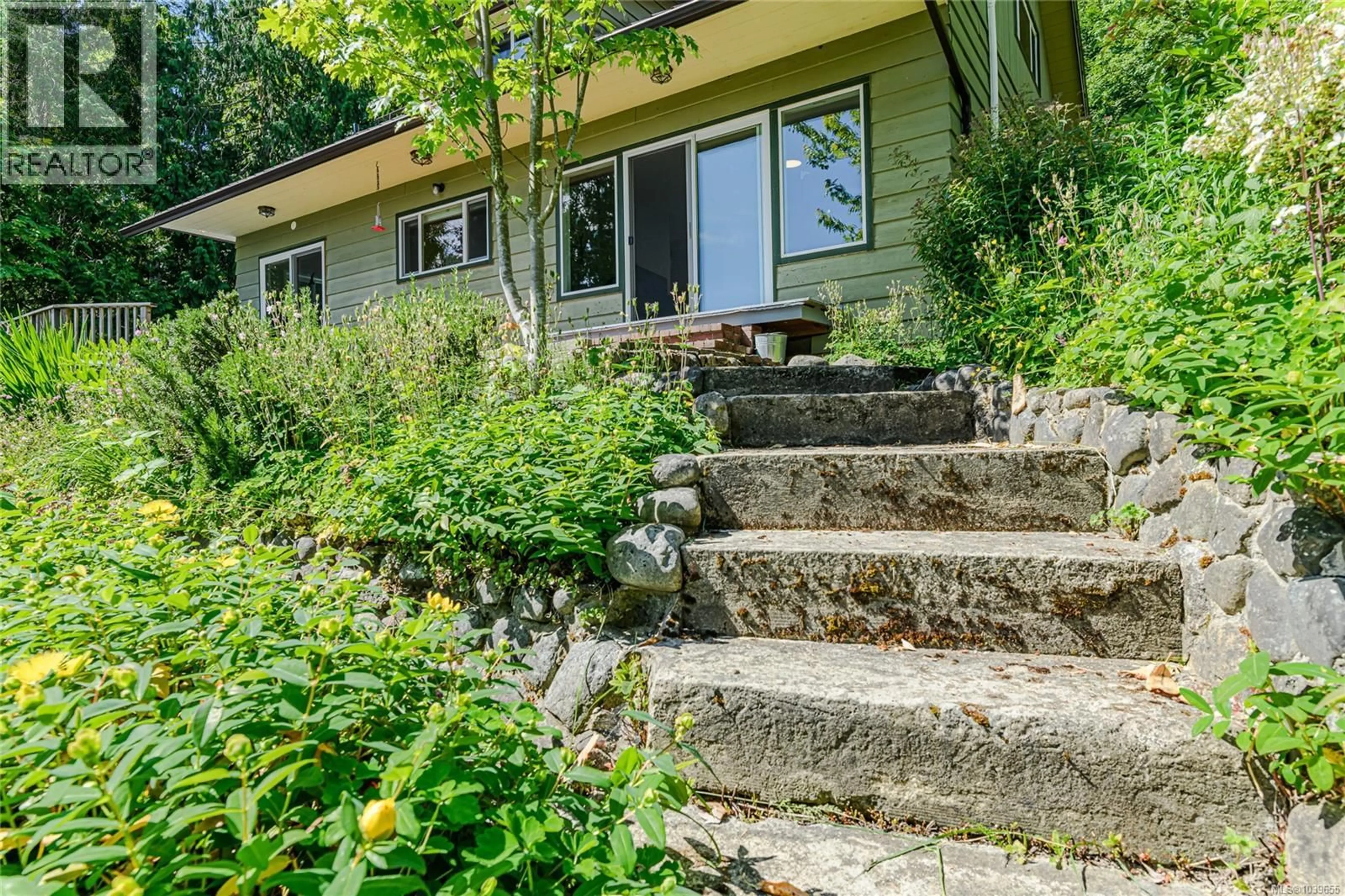 Patio, unknown for 670 WALKERS HOOK ROAD, Salt Spring British Columbia V8K1N6