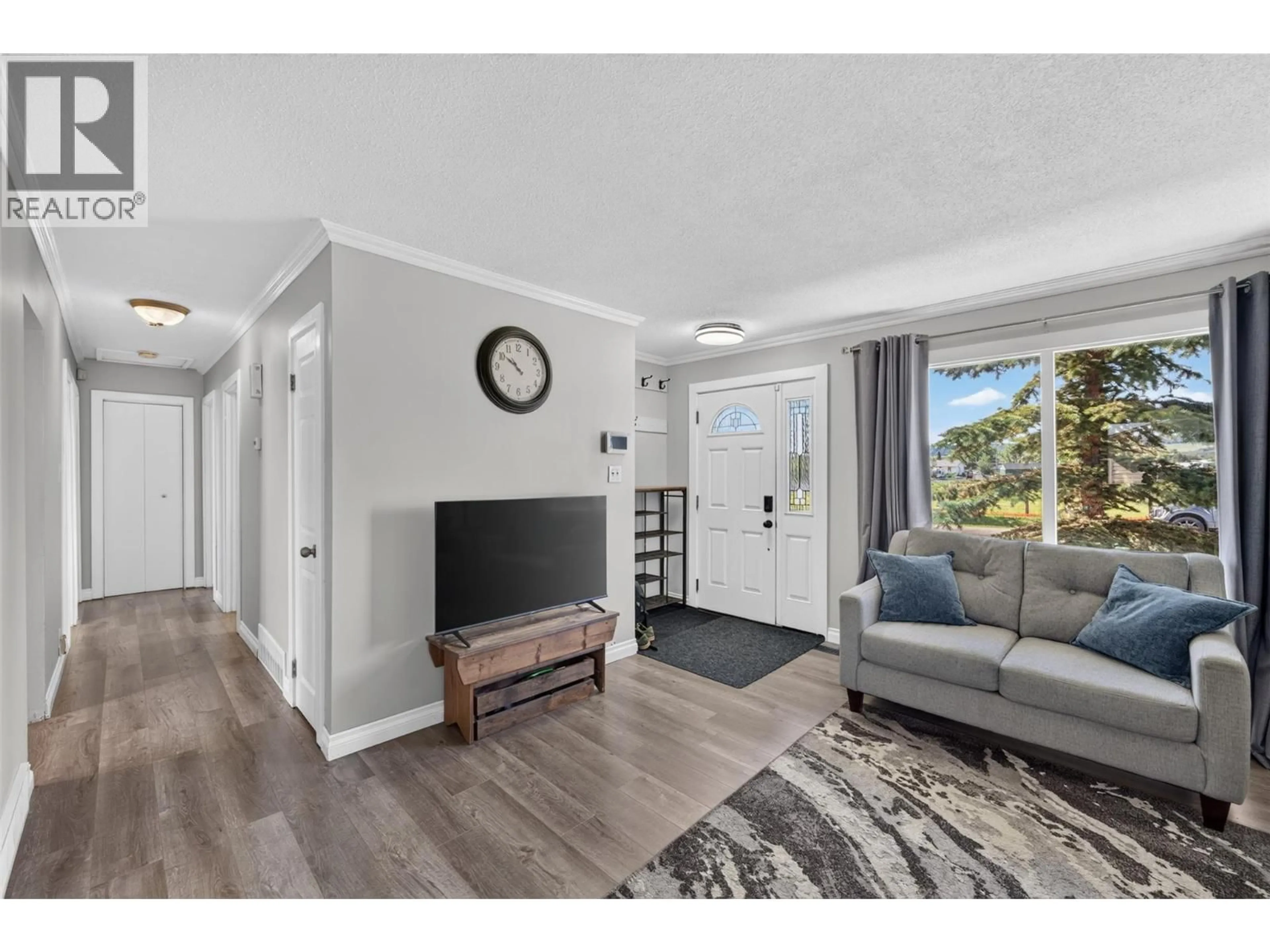 Living room with furniture, unknown for 1128 118 AVENUE, Dawson Creek British Columbia V1G3H5