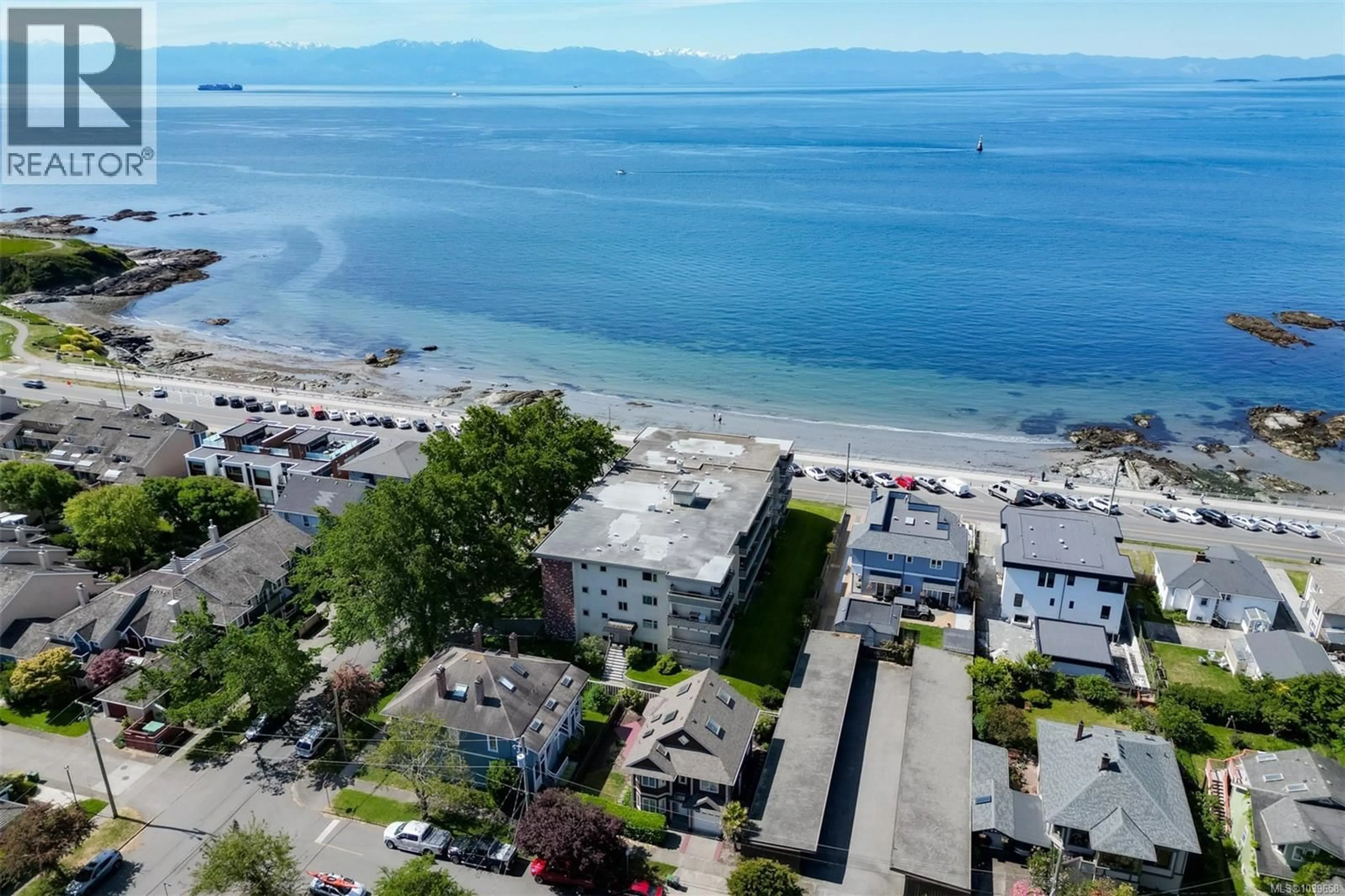 A pic from outside/outdoor area/front of a property/back of a property/a pic from drone, unknown for 104 - 360 DALLAS ROAD, Victoria British Columbia V8V1A8
