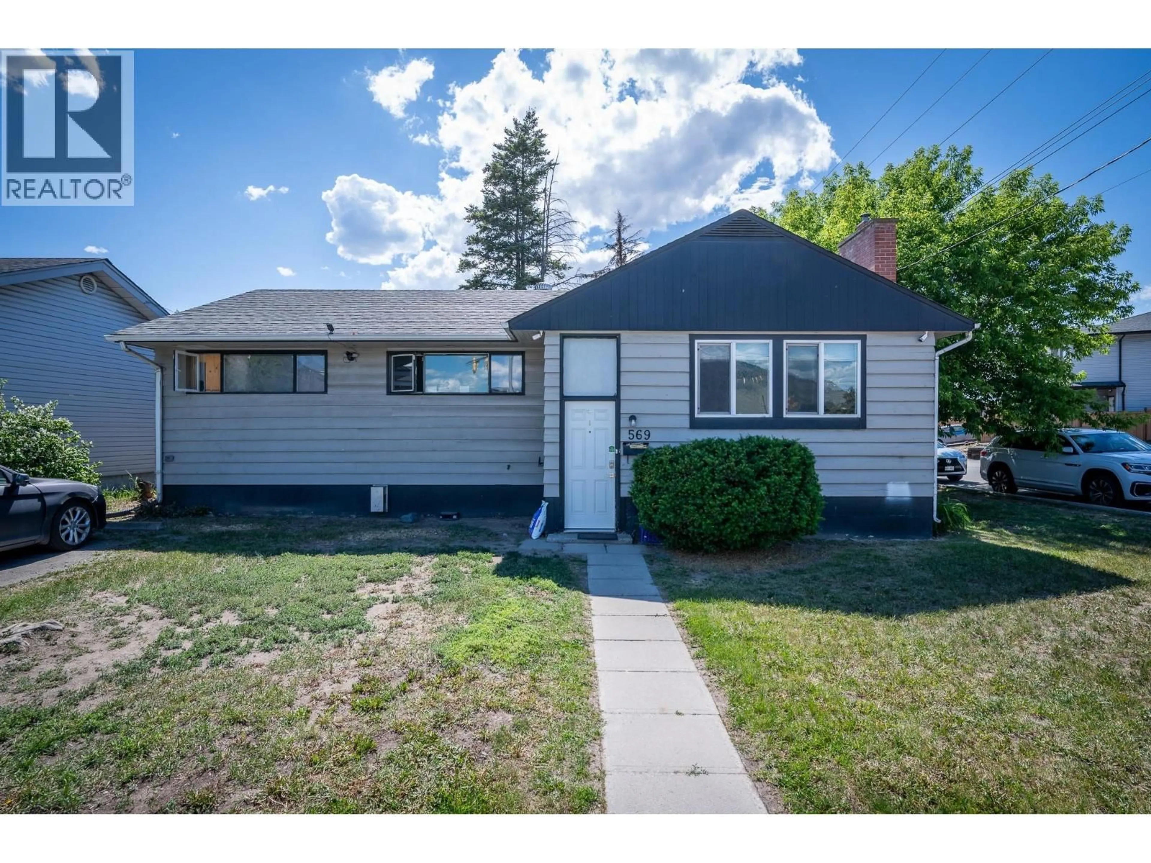 Home with vinyl exterior material, street for 569 FORTUNE DRIVE, Kamloops British Columbia V2B2J8