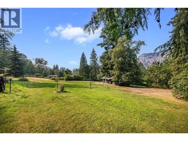 1562 ARROW LAKES DRIVE, Castlegar 5