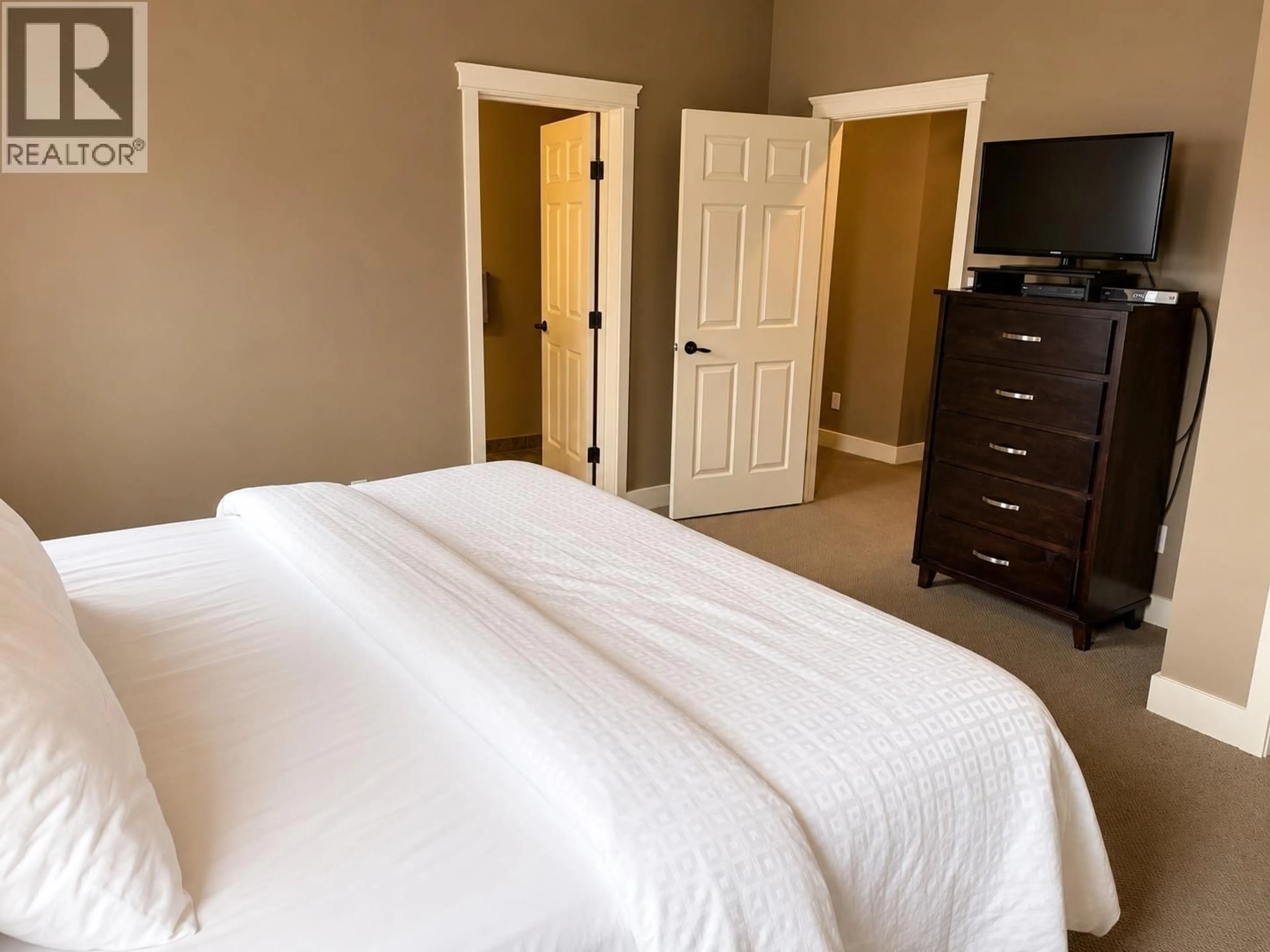 A pic of a room for 521 - 500 BIGHORN BOULEVARD, Radium Hot Springs British Columbia V0A1M0