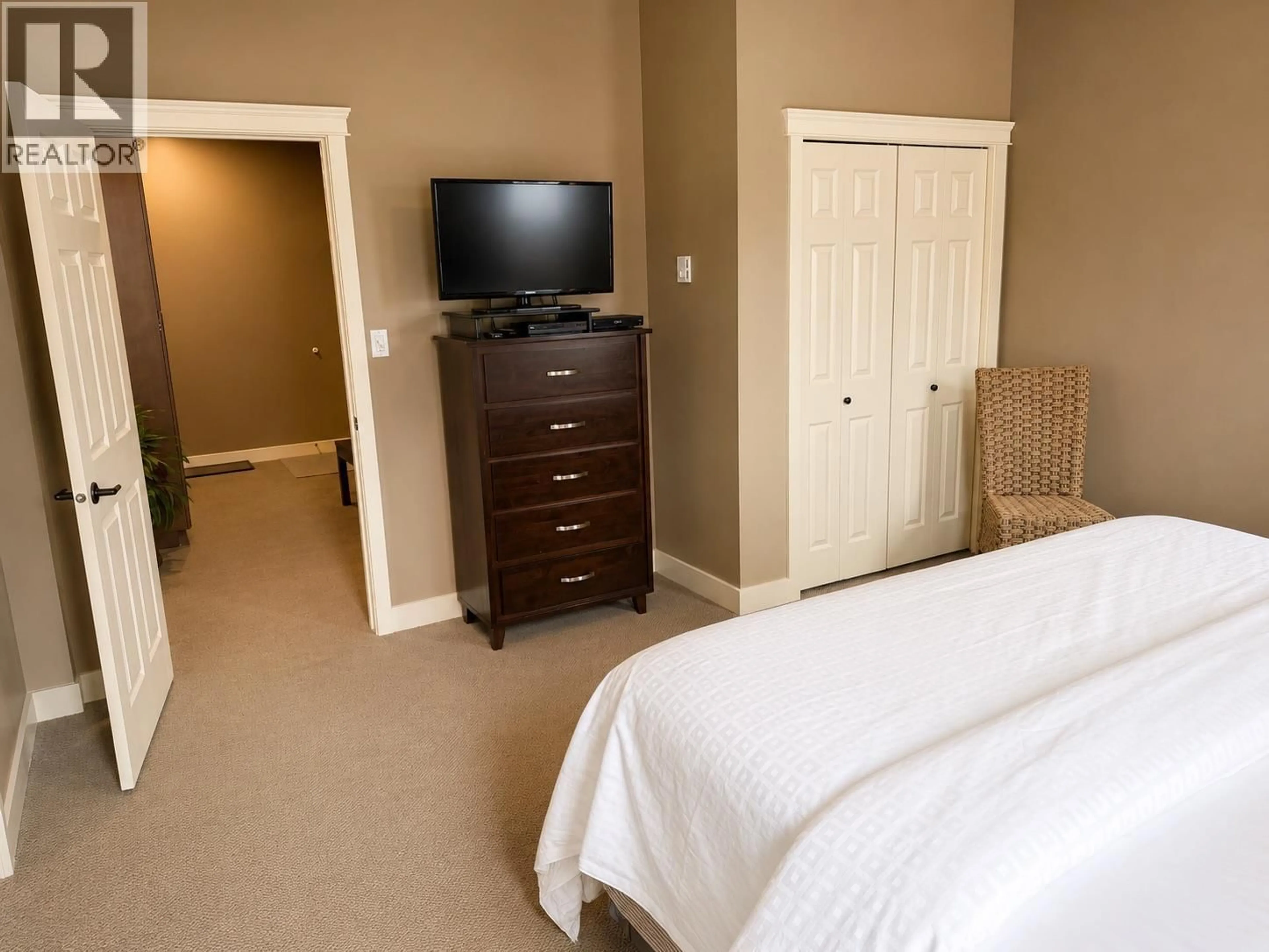 A pic of a room for 521 - 500 BIGHORN BOULEVARD, Radium Hot Springs British Columbia V0A1M0