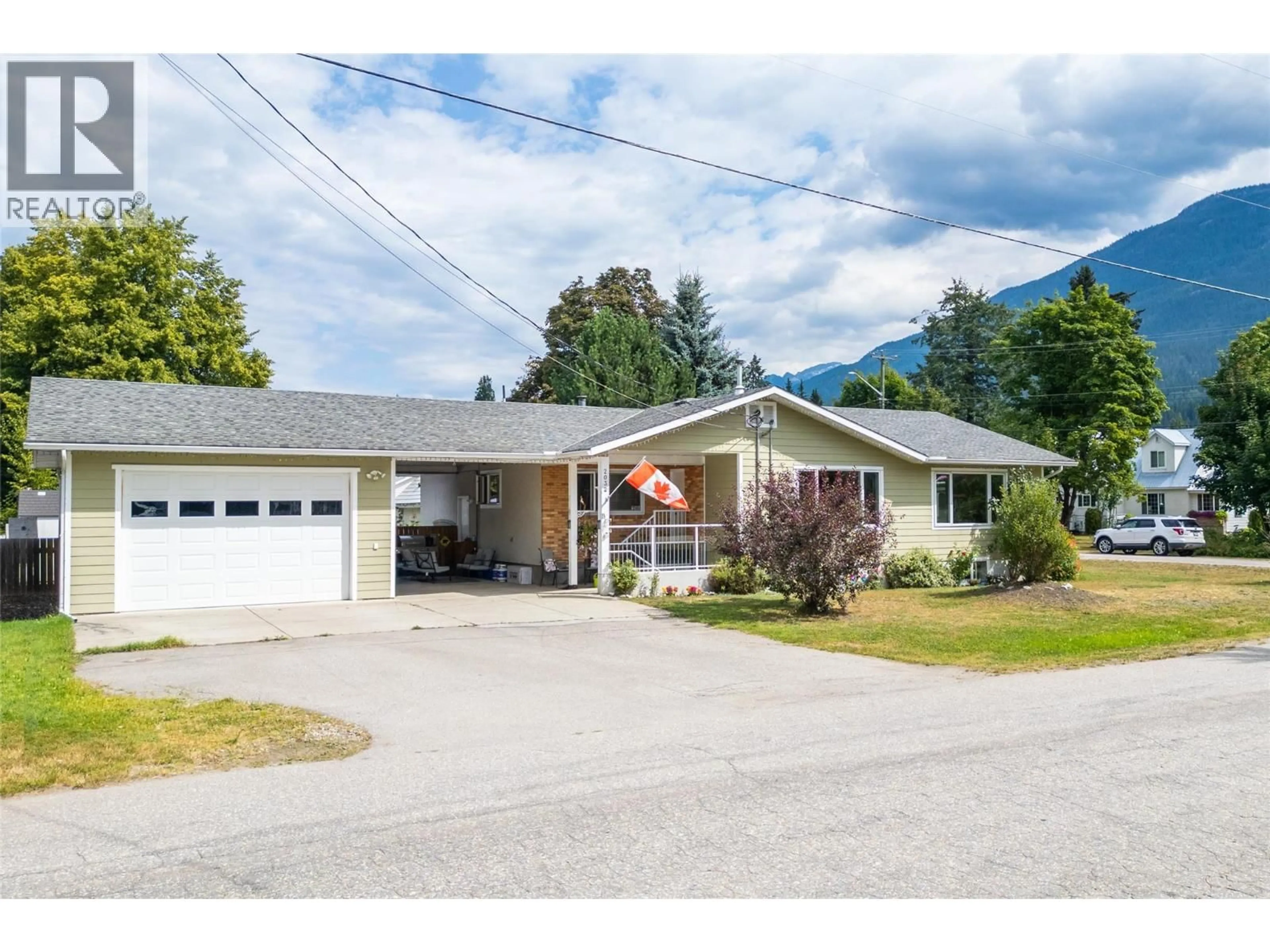 Unknown for 2032 LAFORME BOULEVARD, Revelstoke British Columbia V0E2S0