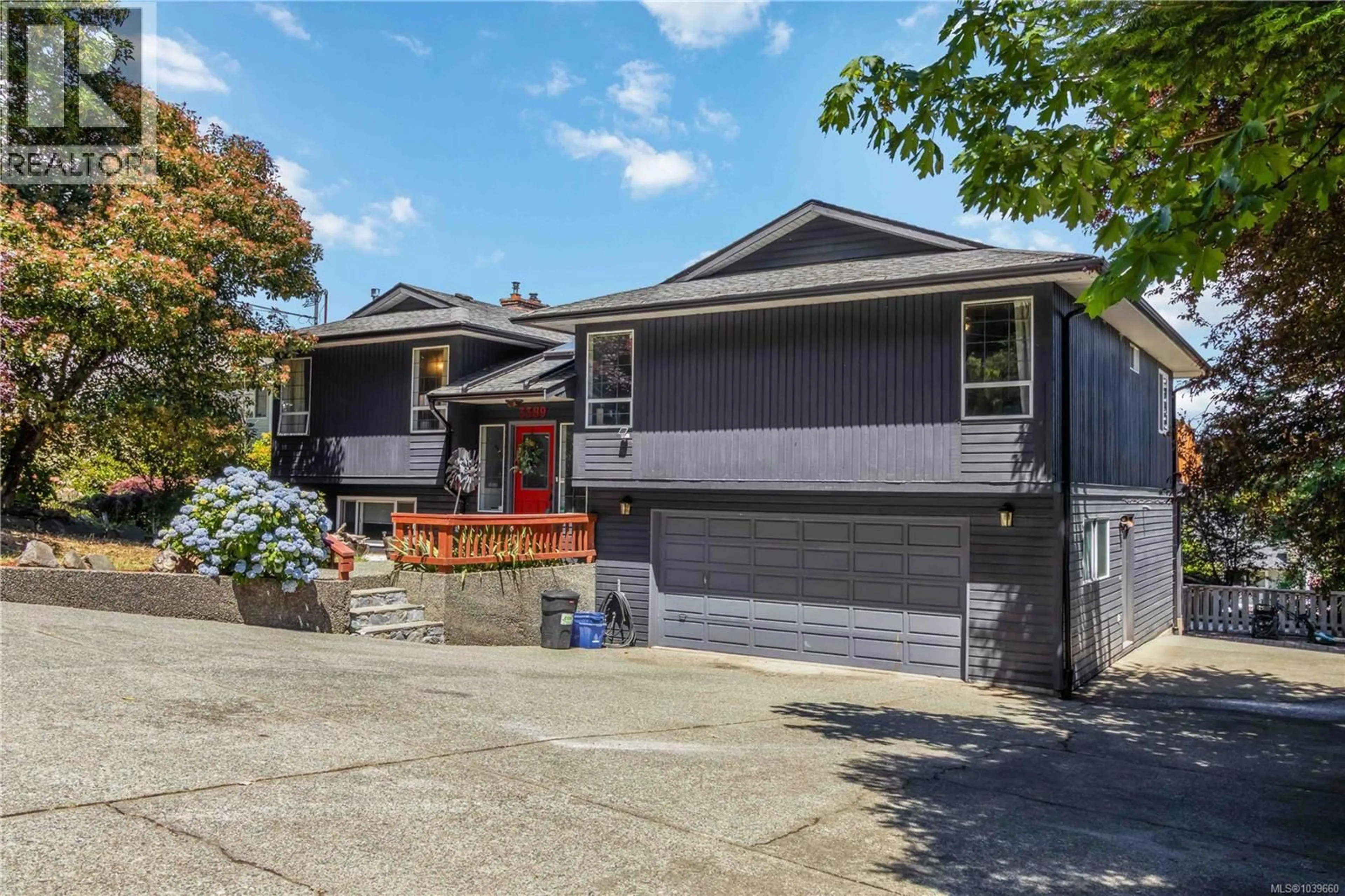 Home with vinyl exterior material, street for 3389 MARY ANNE CRESCENT, Colwood British Columbia V9C3J6