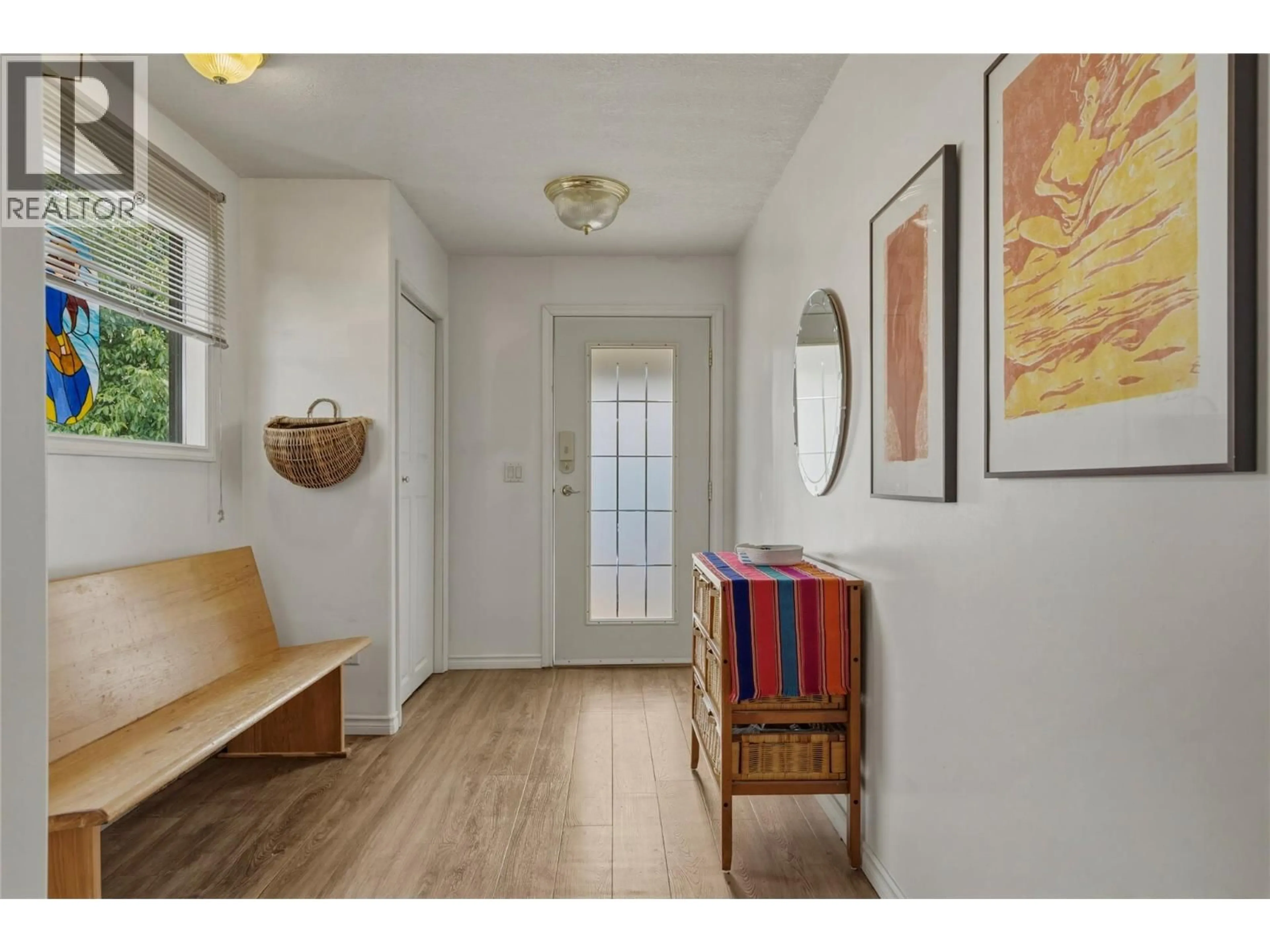 Indoor entryway for 3503 19 STREET, Vernon British Columbia V1T4B8