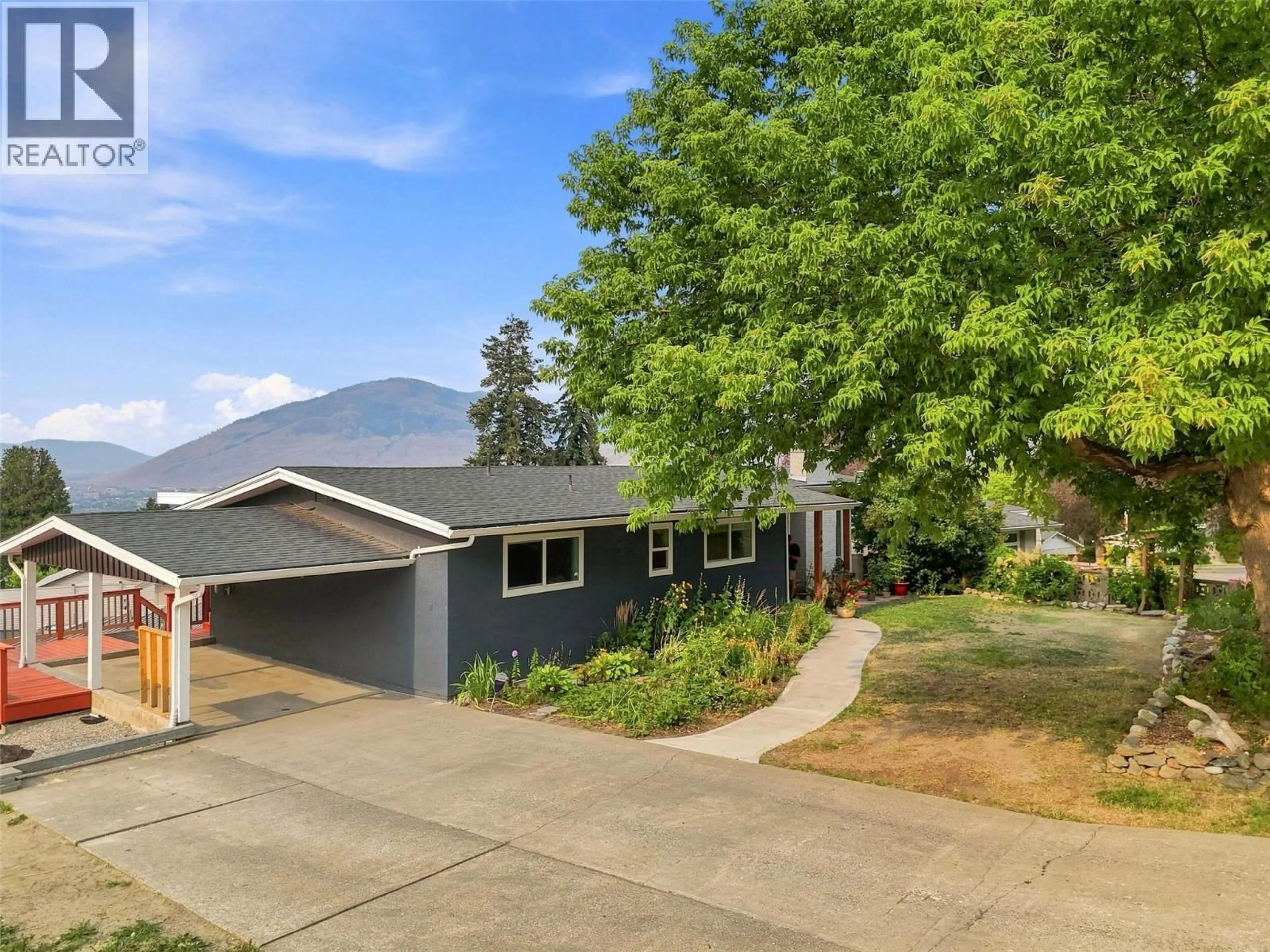 Home with vinyl exterior material, street for 468 GRANDVIEW TERRACE, Kamloops British Columbia V2C3Z4