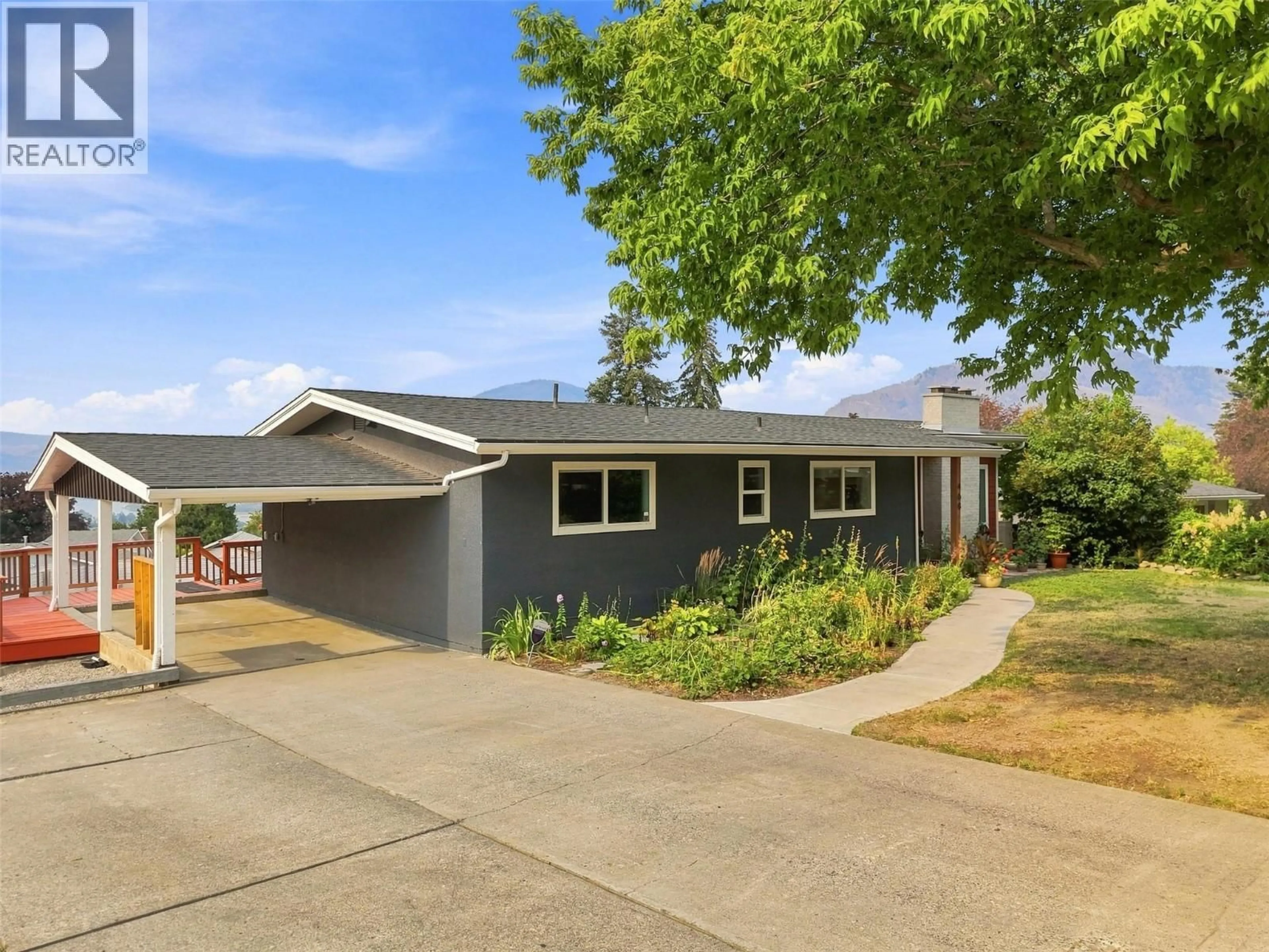 Home with vinyl exterior material, street for 468 GRANDVIEW TERRACE, Kamloops British Columbia V2C3Z4