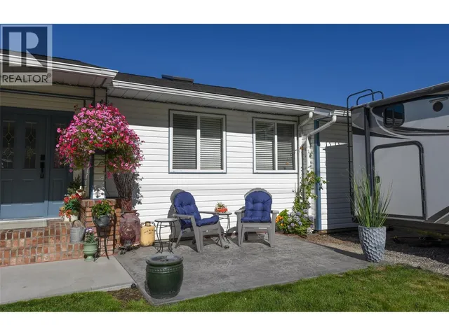 11414 ADAMS AVENUE, Summerland 4