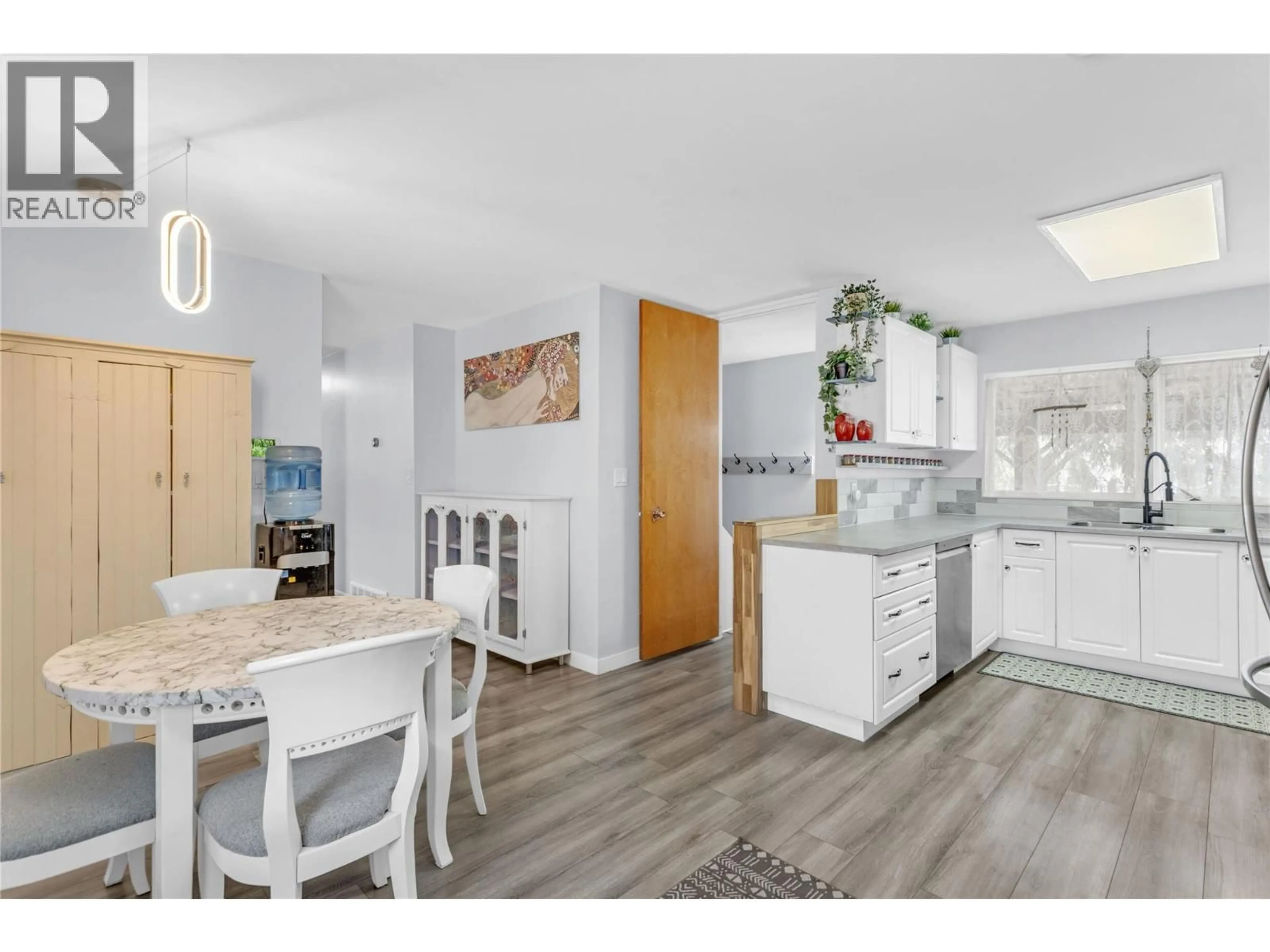 Open concept kitchen, unknown for 4202 26 AVENUE, Vernon British Columbia V1T1R1