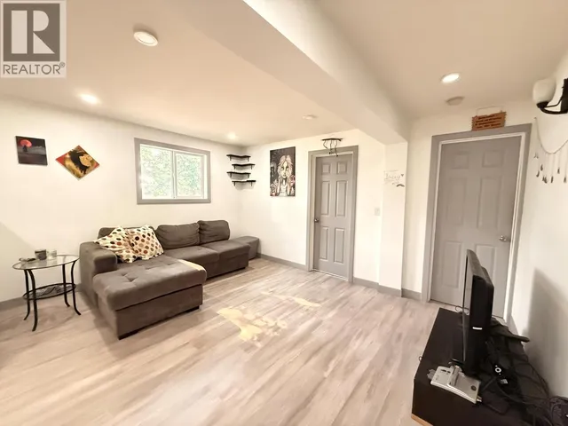 4954 STEVENS AVENUE, Canal Flats 5