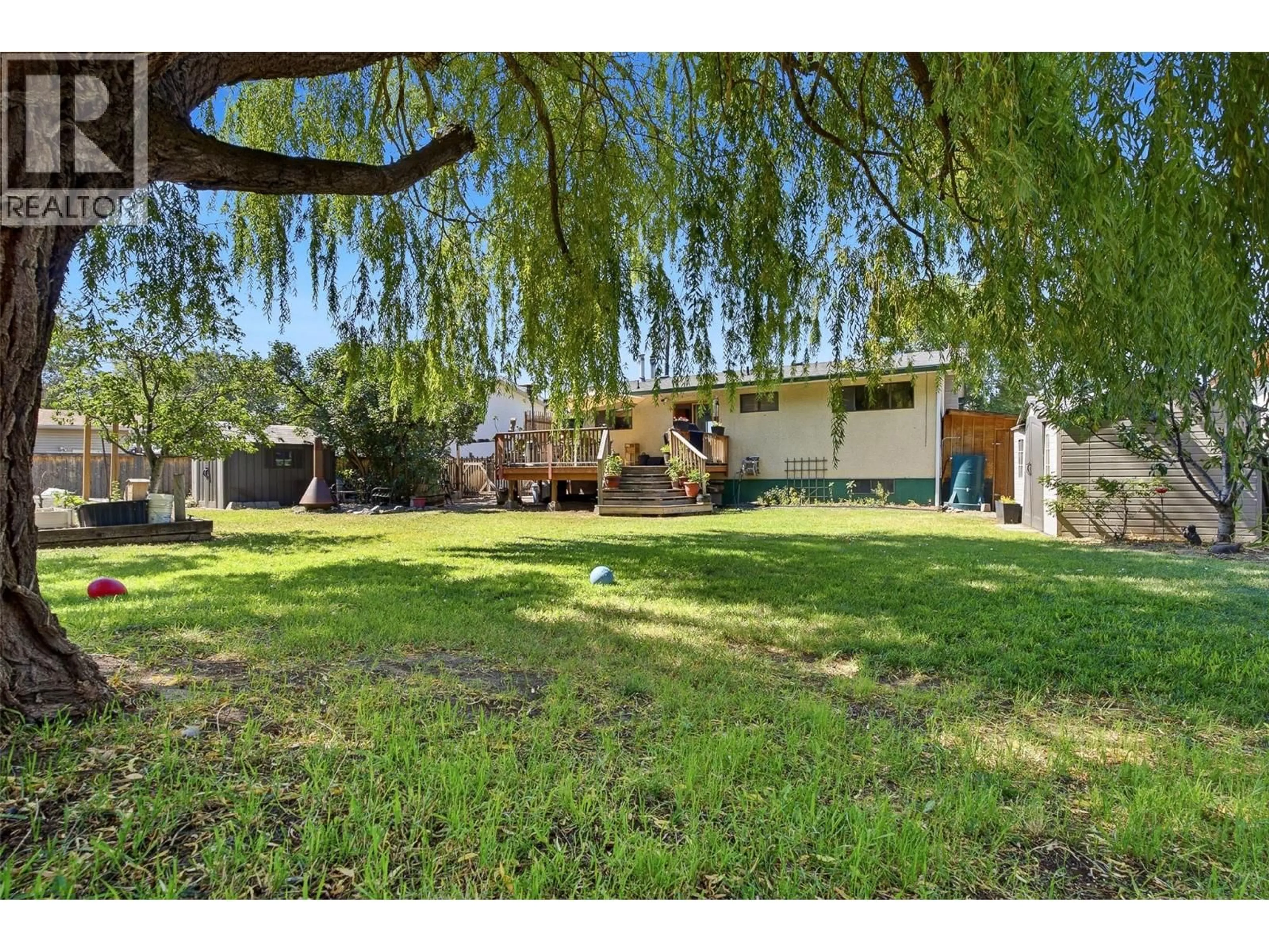 A pic from outside/outdoor area/front of a property/back of a property/a pic from drone, street for 2813 CRANNA CRESCENT, Merritt British Columbia V1K1E6