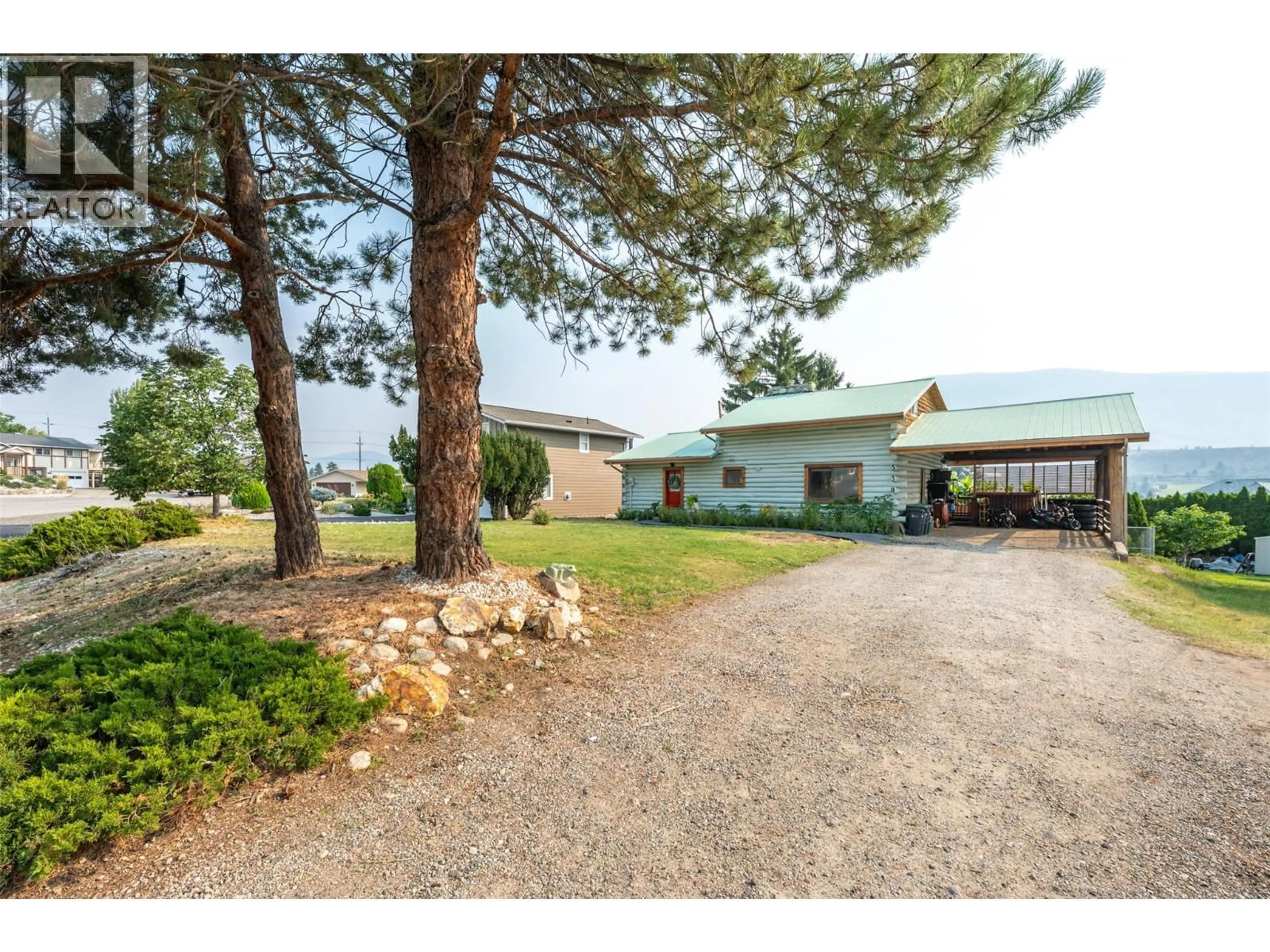 A pic from outside/outdoor area/front of a property/back of a property/a pic from drone, street for 538 LAKEVIEW PLACE, Oliver British Columbia V0H1T4