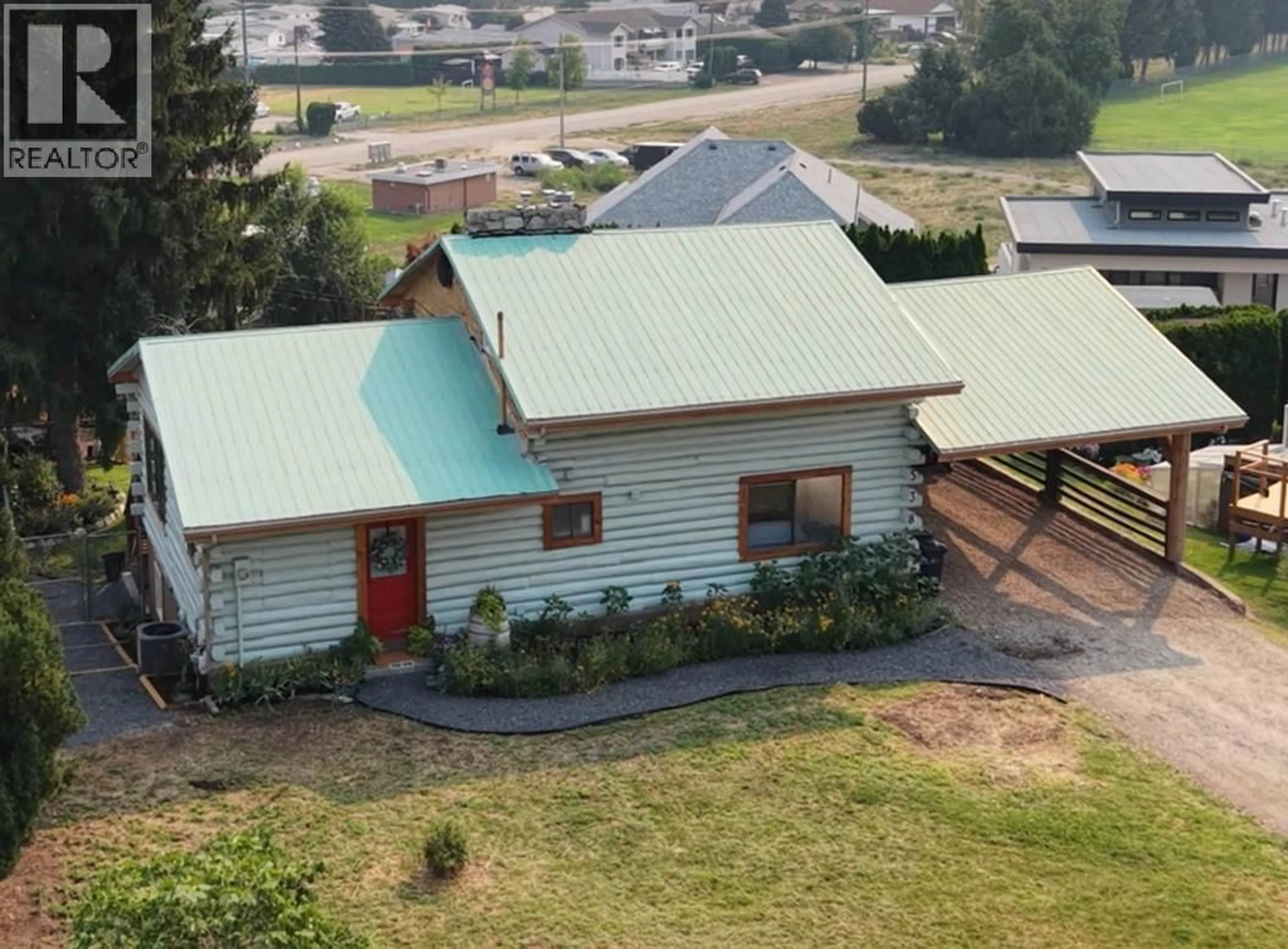 A pic from outside/outdoor area/front of a property/back of a property/a pic from drone, unknown for 538 LAKEVIEW PLACE, Oliver British Columbia V0H1T4