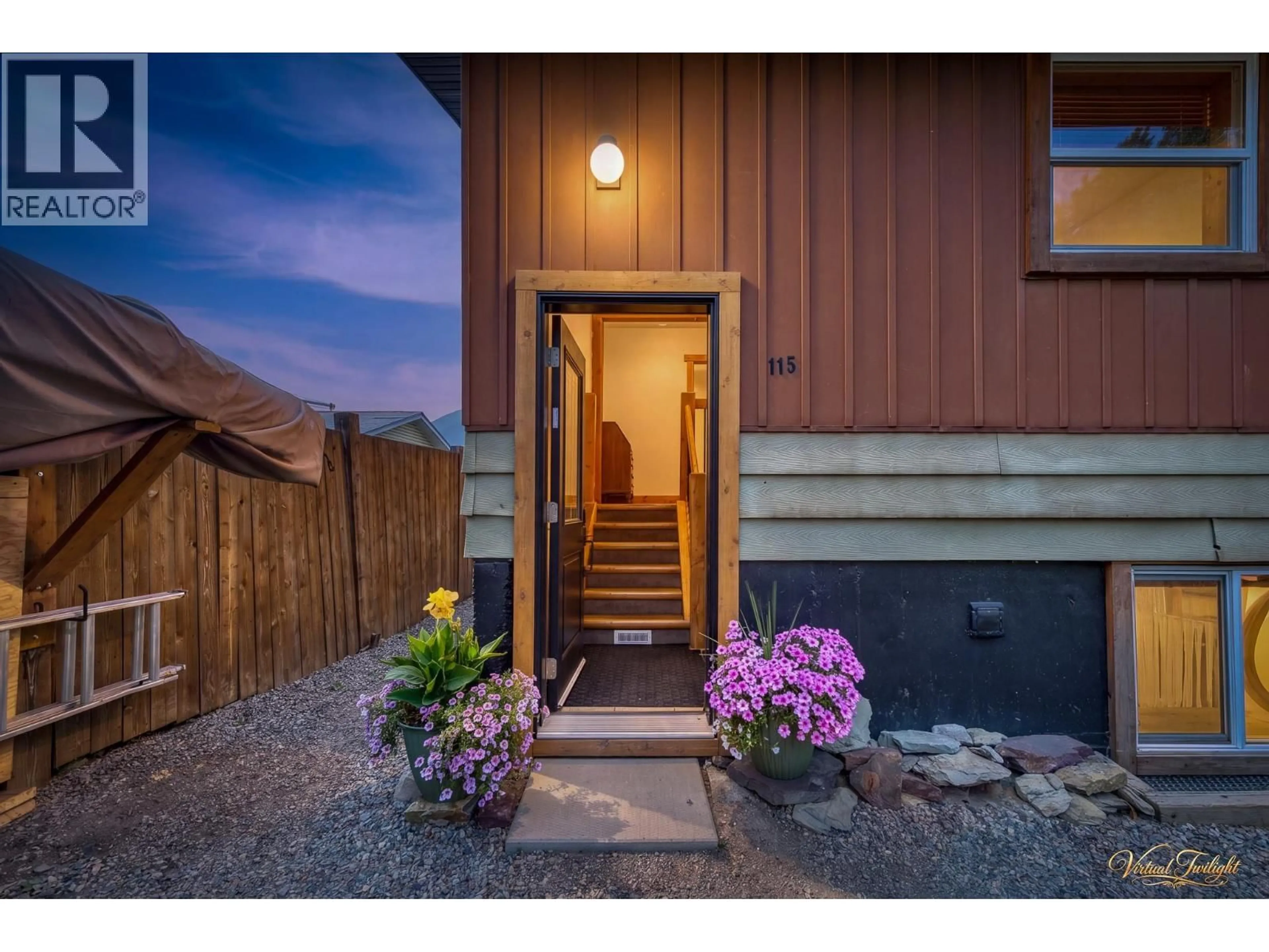 Indoor entryway for 115 15TH STREET, Fernie British Columbia V0B1M0