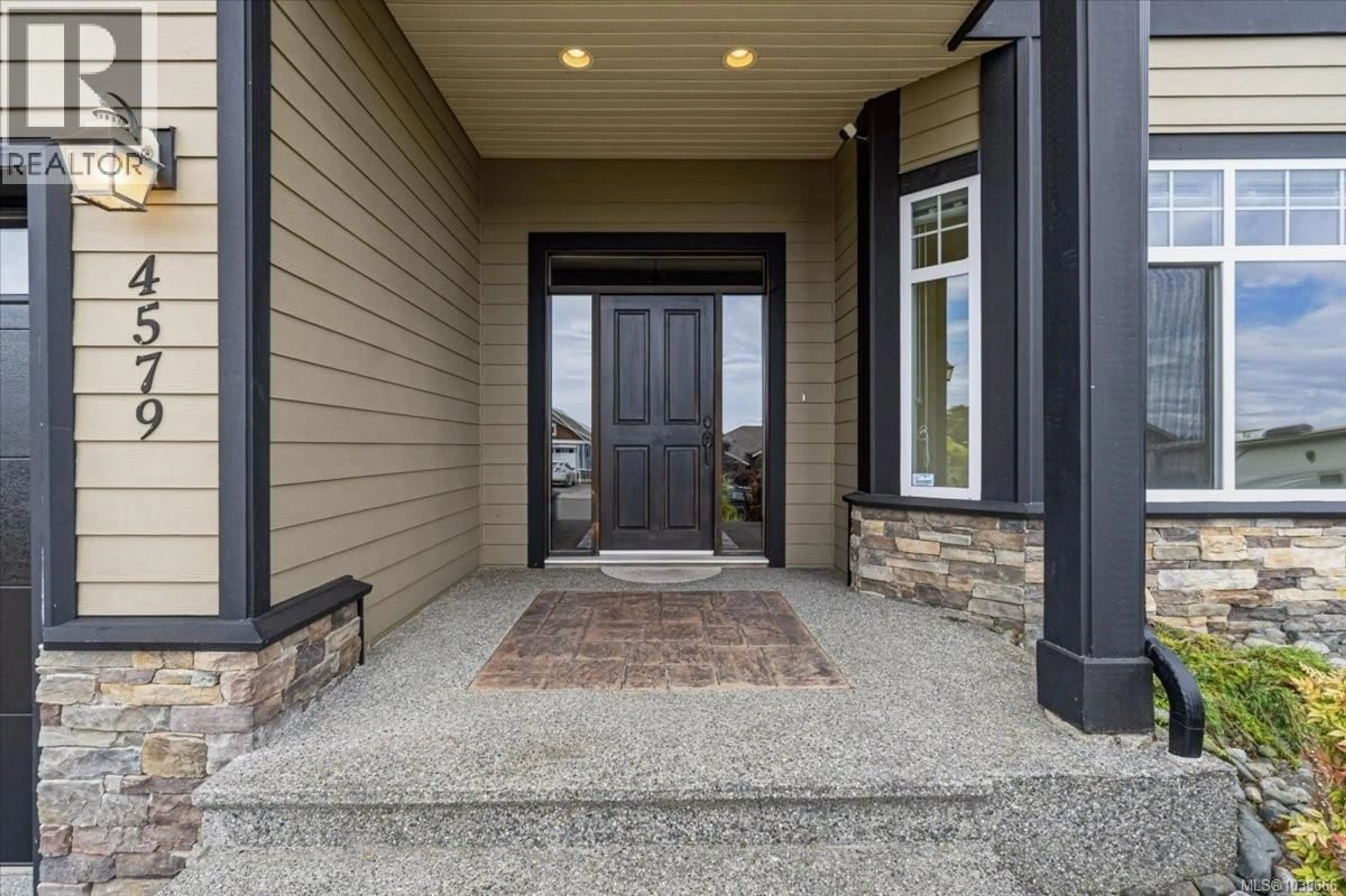 Indoor entryway for 4579 SHERIDAN RIDGE ROAD, Nanaimo British Columbia V9T6S7