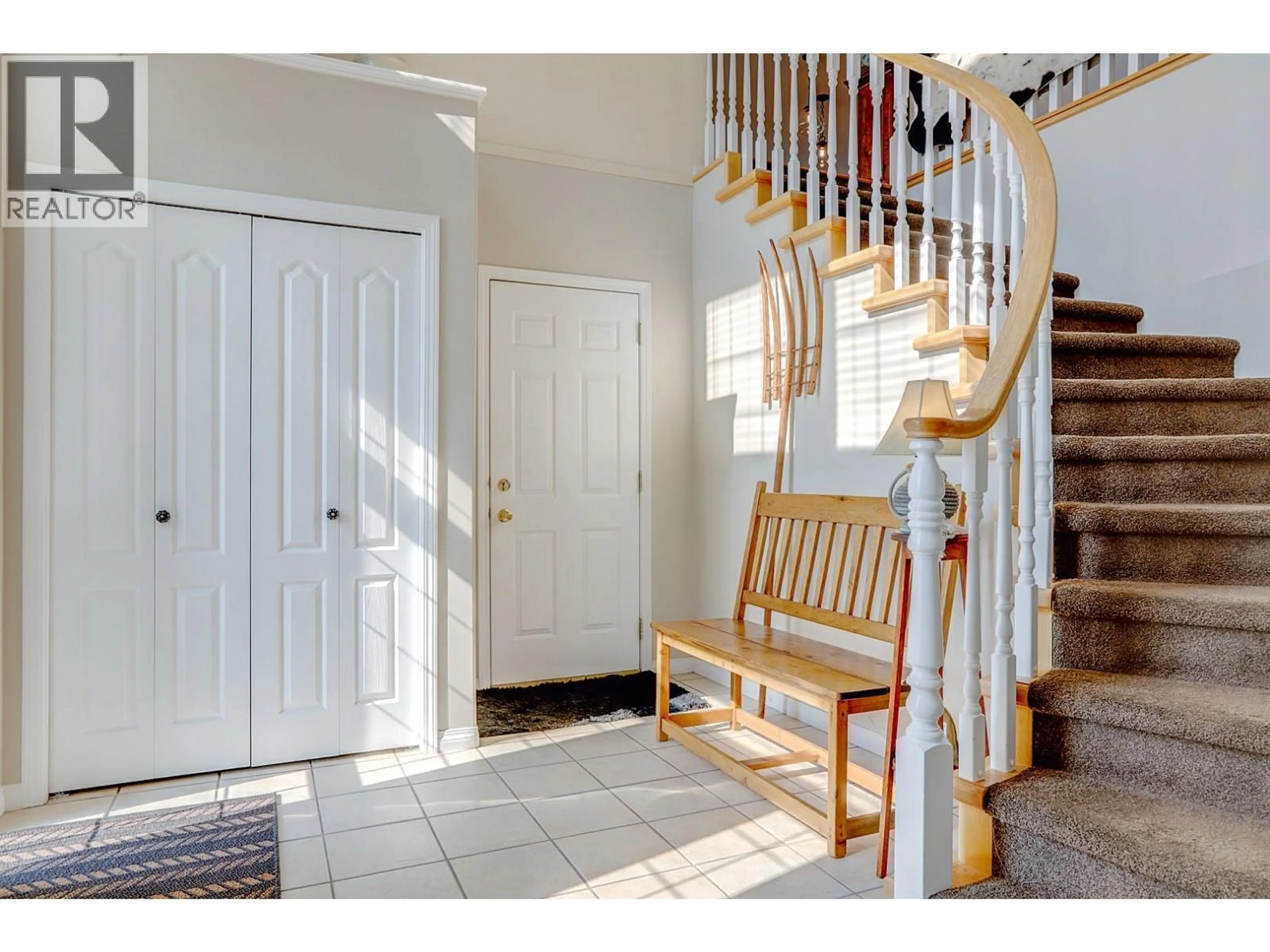 Indoor entryway for 7069 NAKISKA DRIVE, Vernon British Columbia V1B3M5