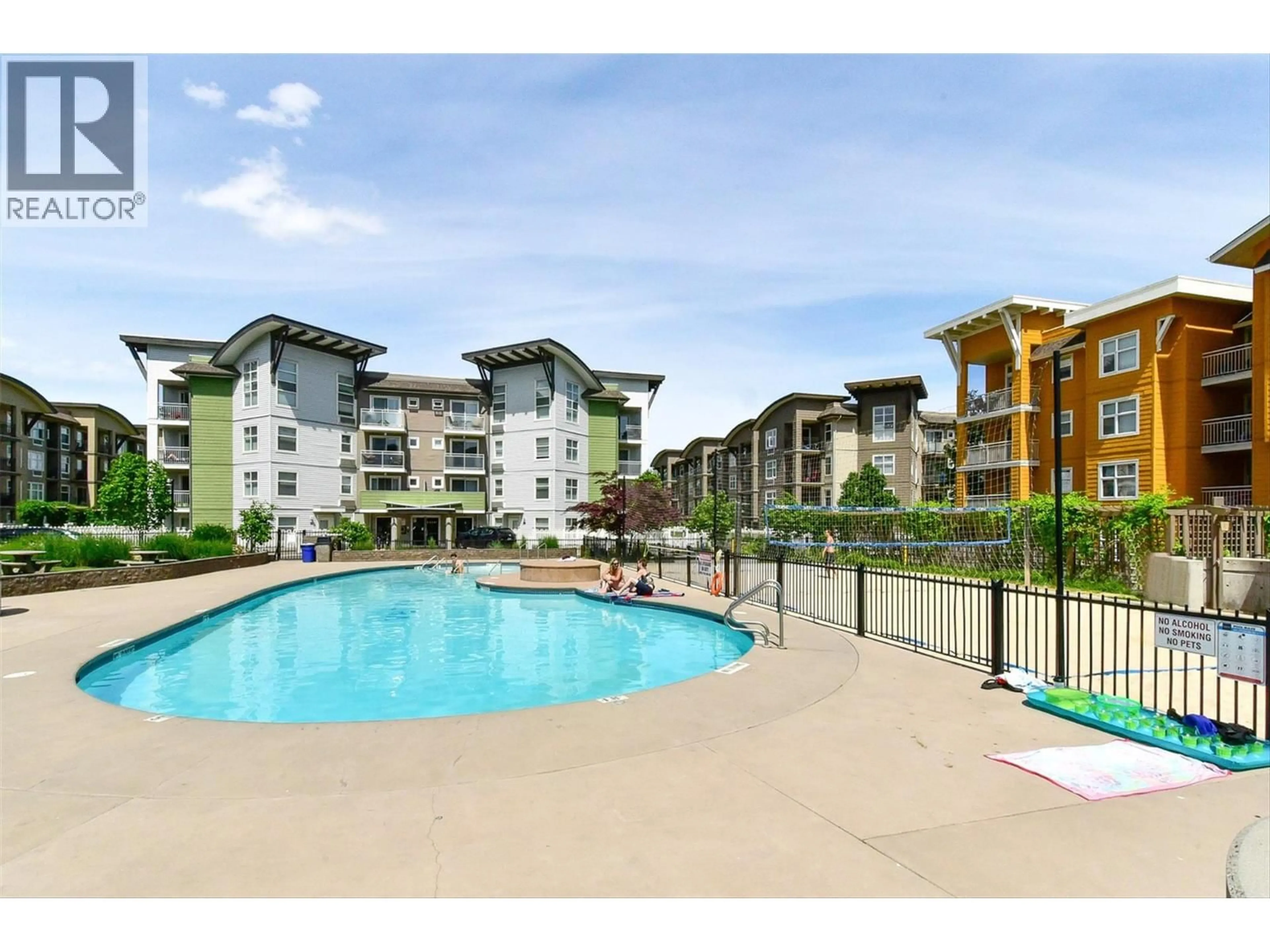 Pool for 304 - 547 YATES ROAD, Kelowna British Columbia V1V2T9