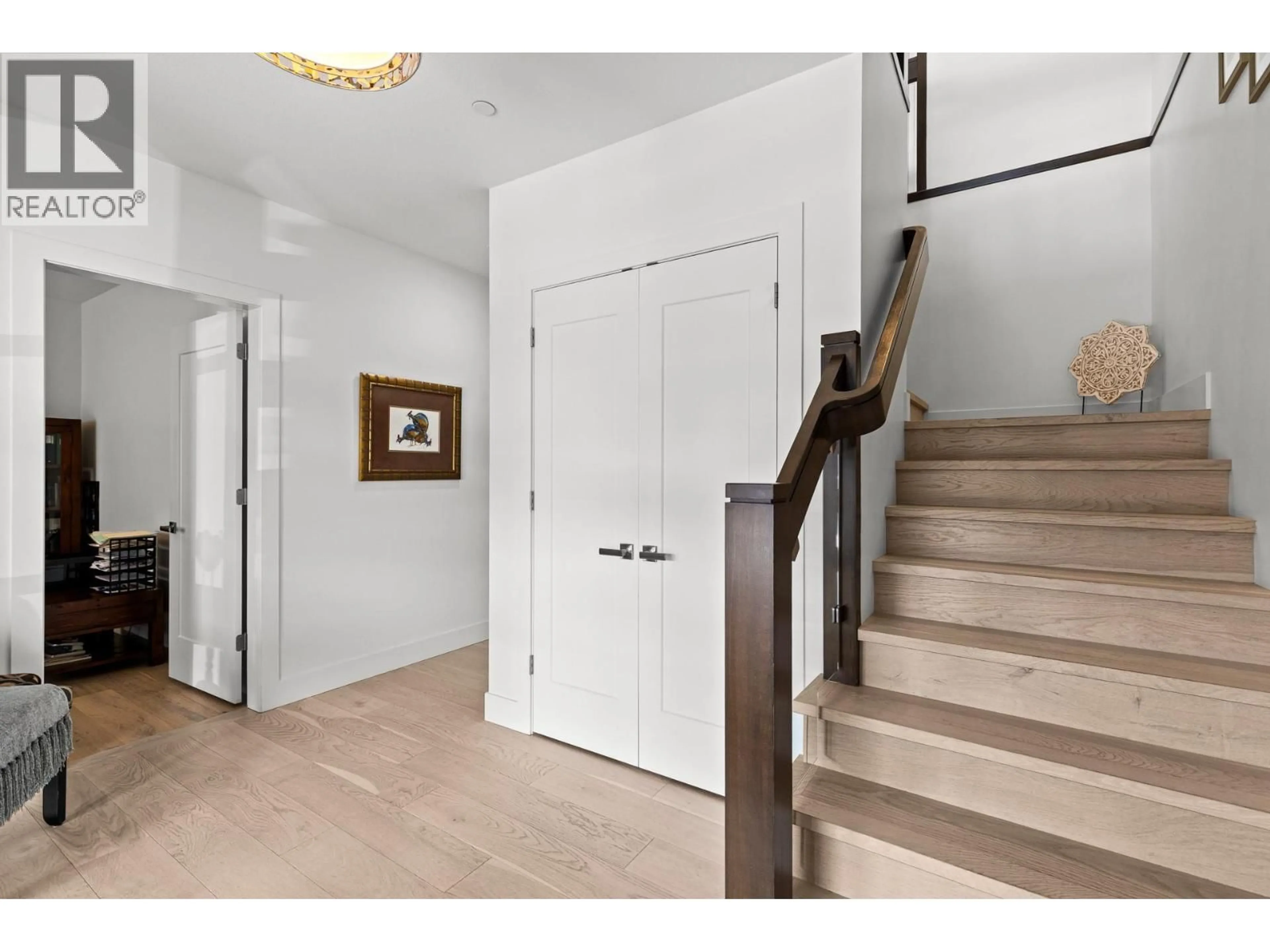 Indoor entryway for 3643 WILD ROSE ROAD, Kelowna British Columbia V1V3G2