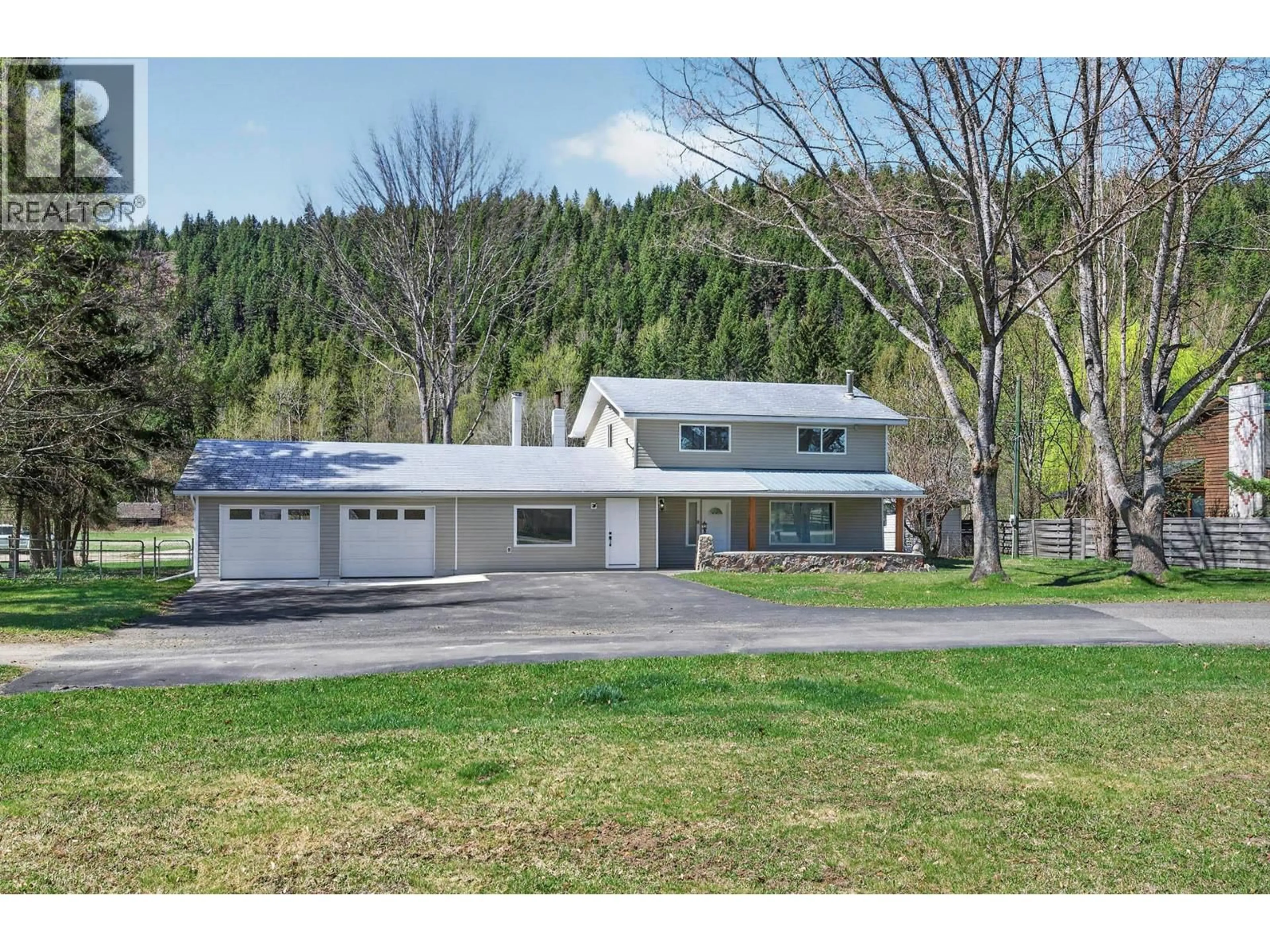 A pic from outside/outdoor area/front of a property/back of a property/a pic from drone, mountain view for 985 OLD N THOMPSON HIGHWAY, Clearwater British Columbia V0E1N2