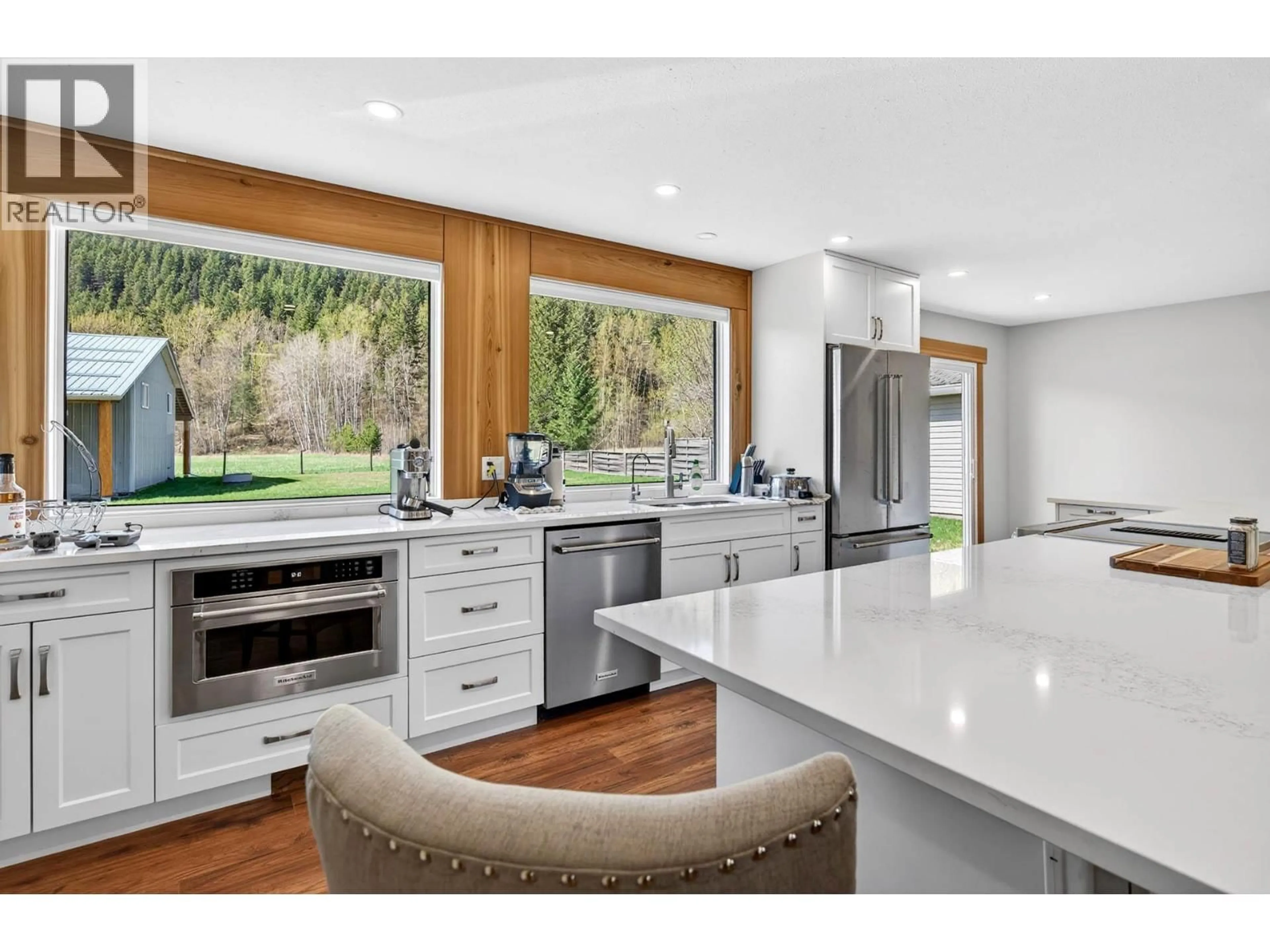 Open concept kitchen, unknown for 985 OLD N THOMPSON HIGHWAY, Clearwater British Columbia V0E1N2