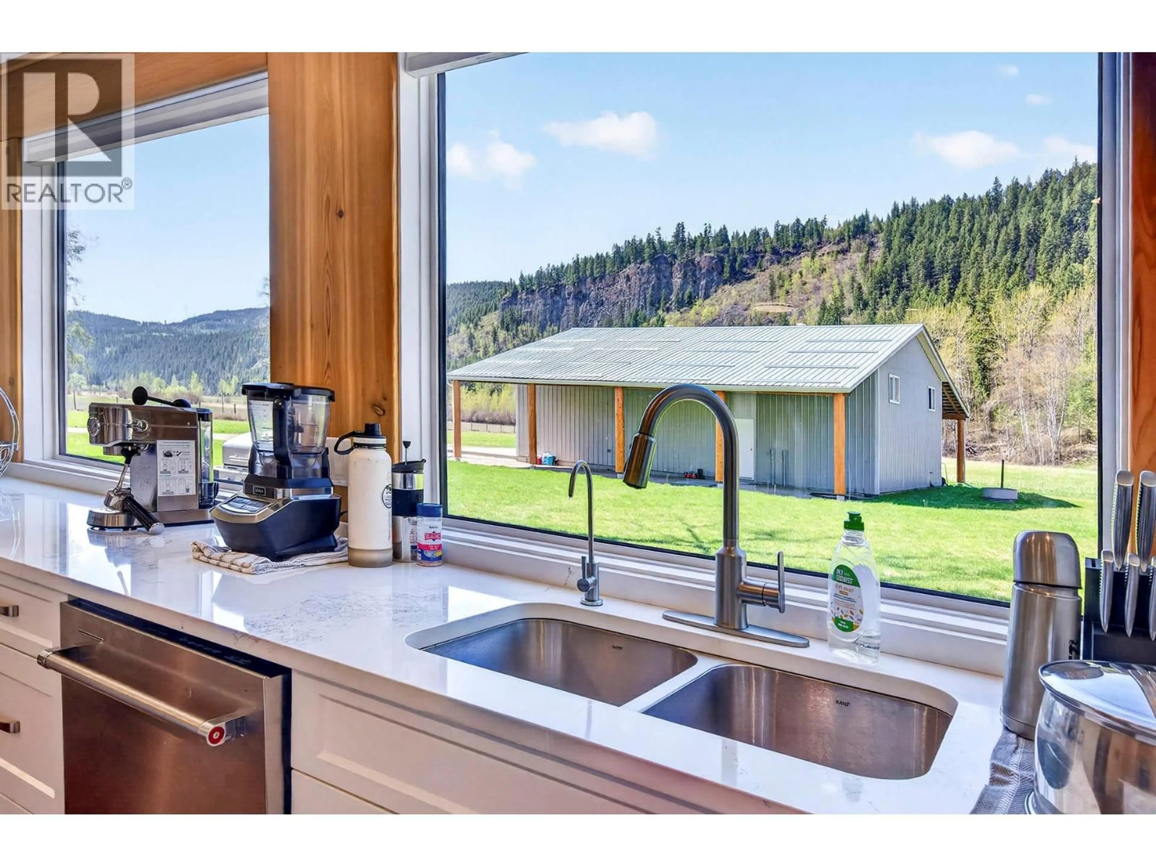 Open concept kitchen, unknown for 985 OLD N THOMPSON HIGHWAY, Clearwater British Columbia V0E1N2