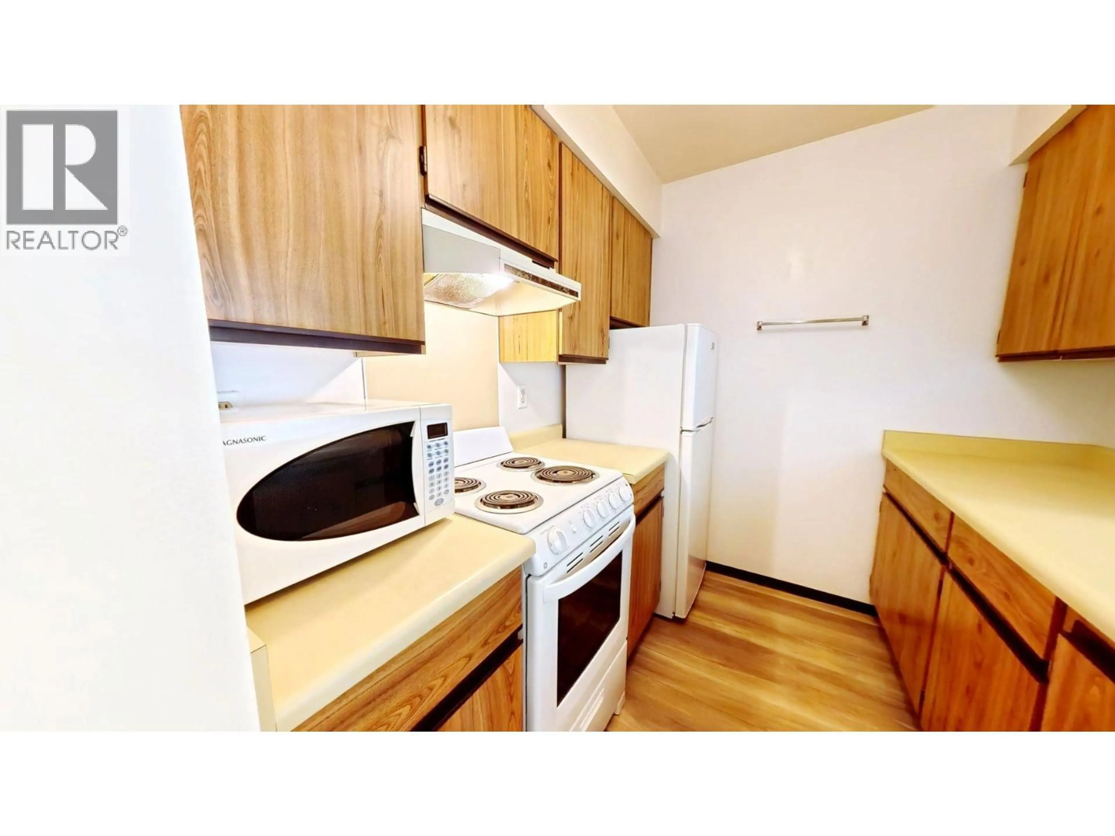 Standard kitchen, wood/laminate floor for 314 - 501 ELK STREET, Elkford British Columbia V0B1H0