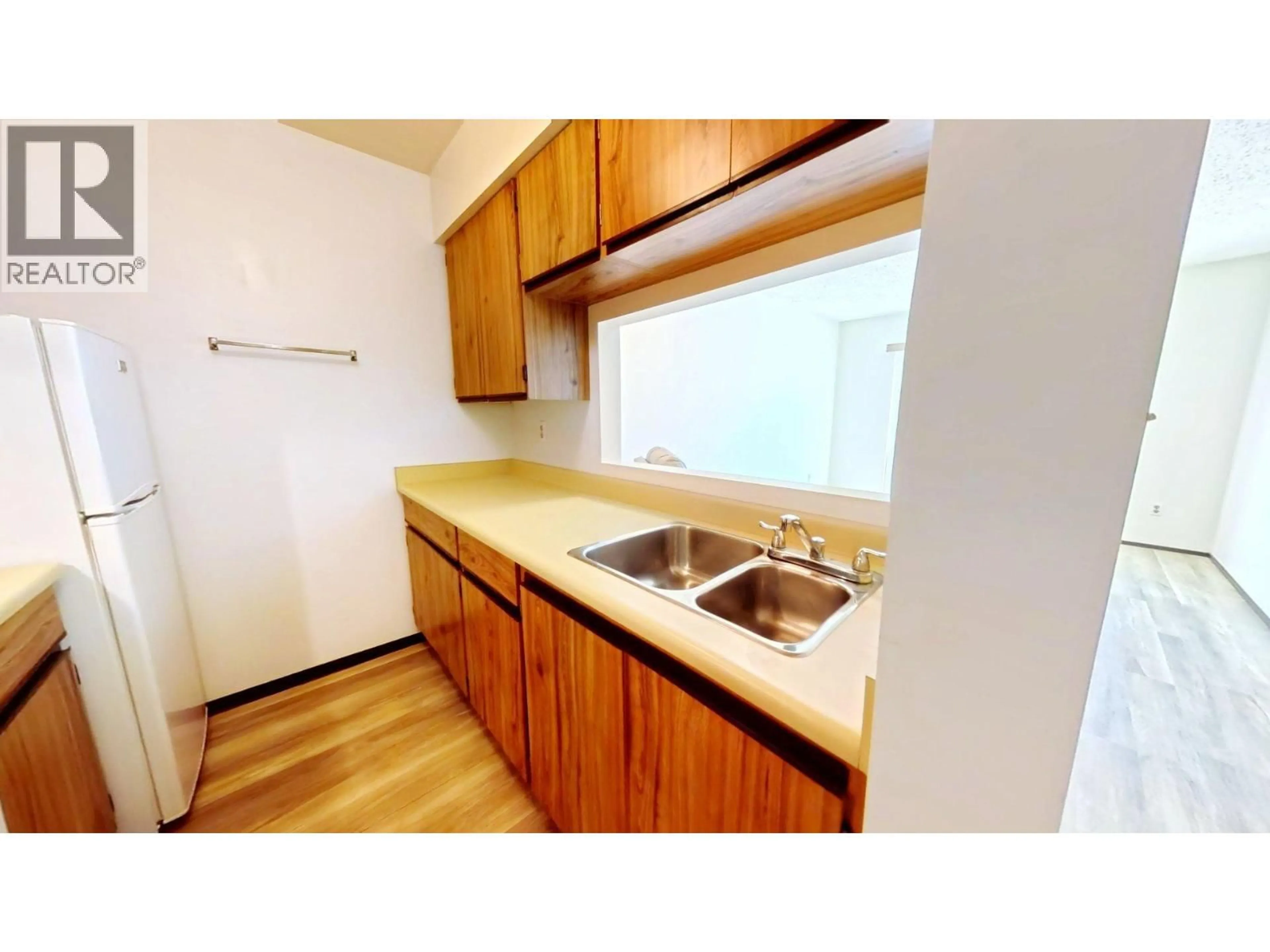 Standard kitchen, wood/laminate floor for 314 - 501 ELK STREET, Elkford British Columbia V0B1H0